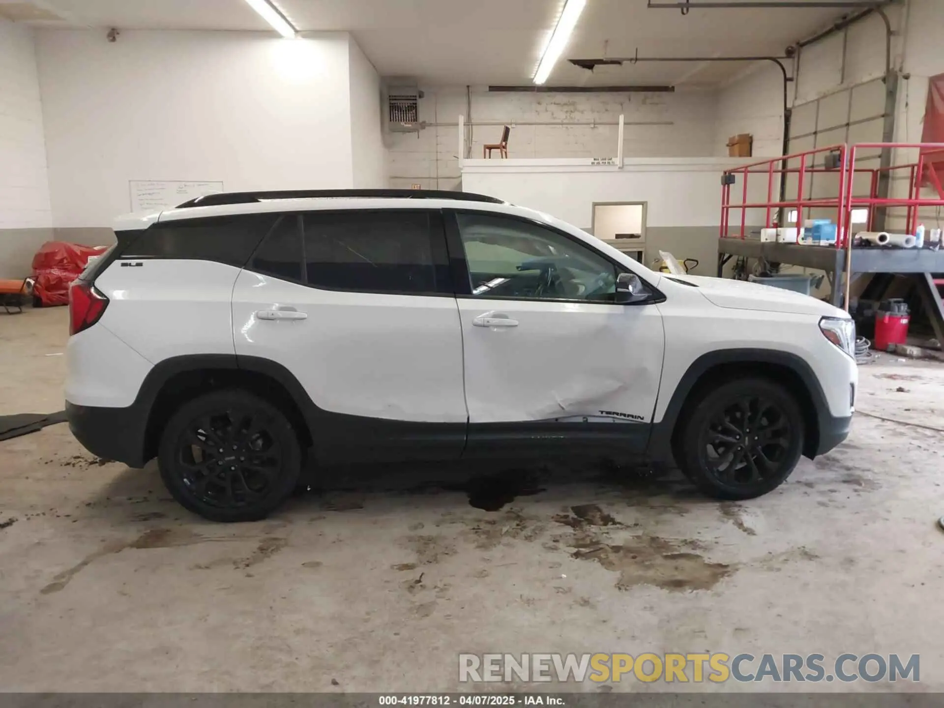 13 Photograph of a damaged car 3GKALTEVXKL300186 GMC TERRAIN 2019