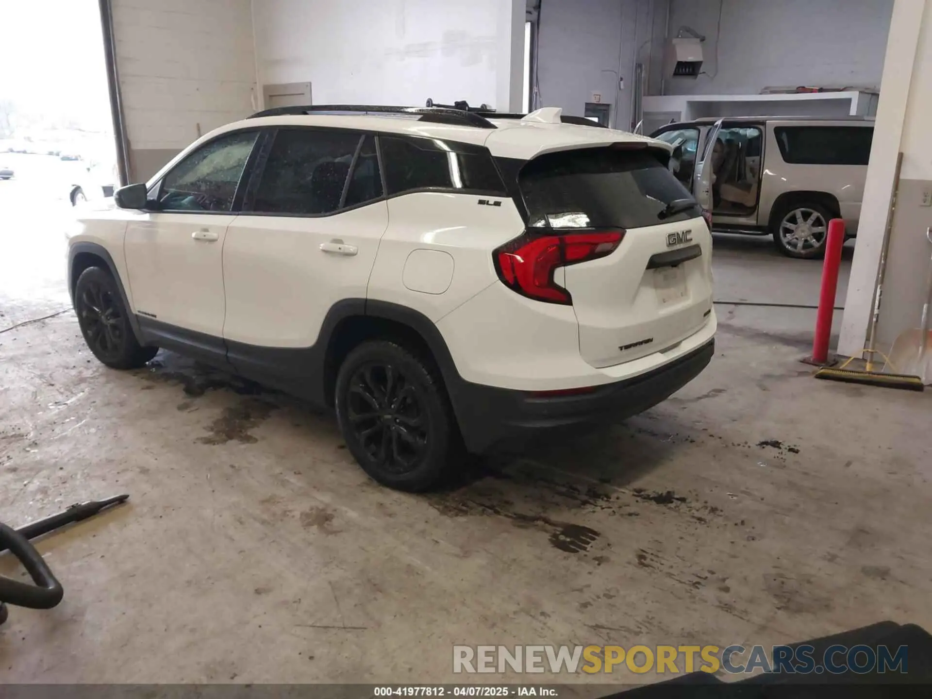 3 Photograph of a damaged car 3GKALTEVXKL300186 GMC TERRAIN 2019