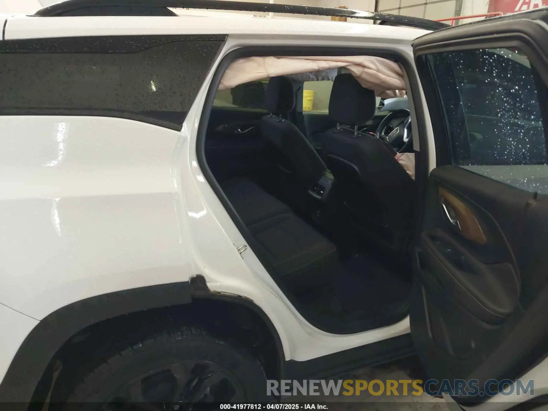 8 Photograph of a damaged car 3GKALTEVXKL300186 GMC TERRAIN 2019