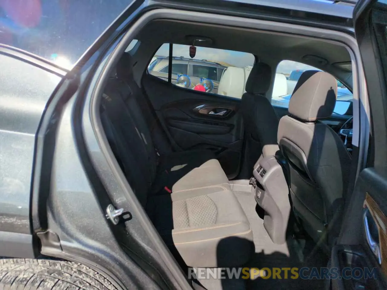 10 Photograph of a damaged car 3GKALTEX4KL370851 GMC TERRAIN 2019
