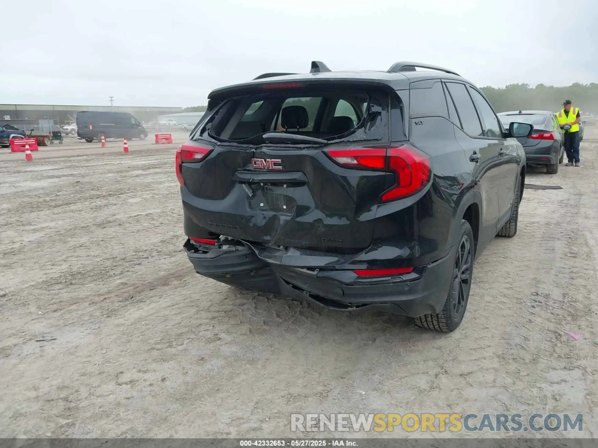 4 Photograph of a damaged car 3GKALVEV0KL102762 GMC TERRAIN 2019