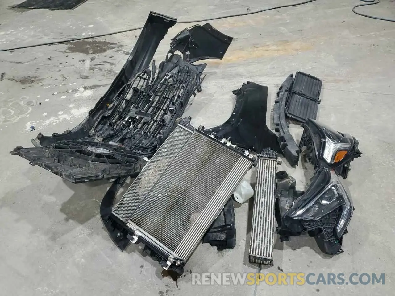 15 Photograph of a damaged car 3GKALVEV1KL318698 GMC TERRAIN 2019