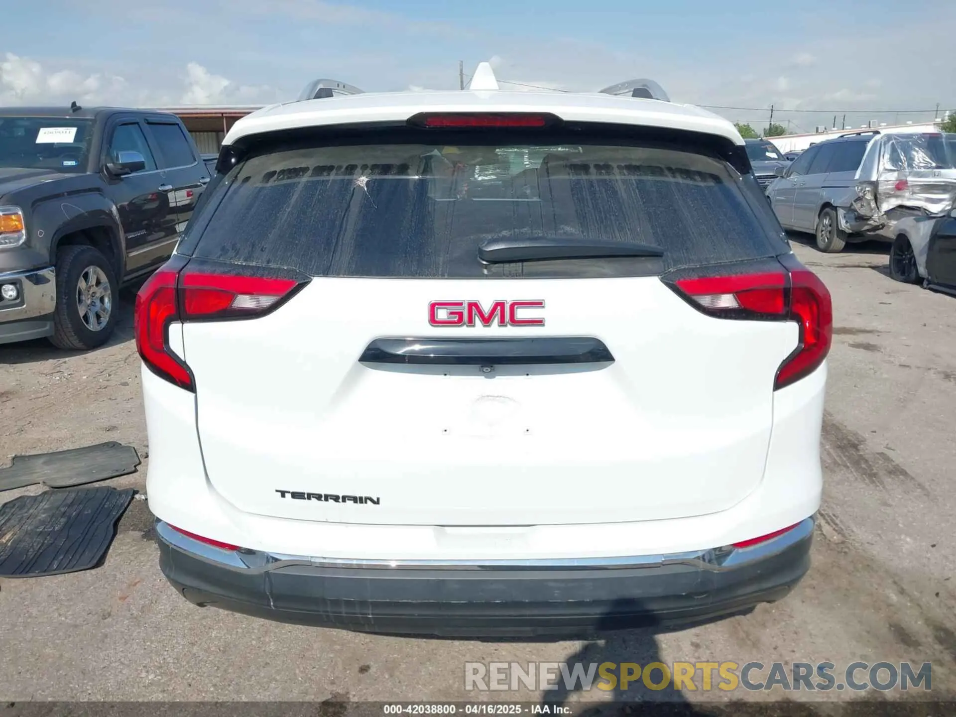 16 Photograph of a damaged car 3GKALVEV1KL327367 GMC TERRAIN 2019