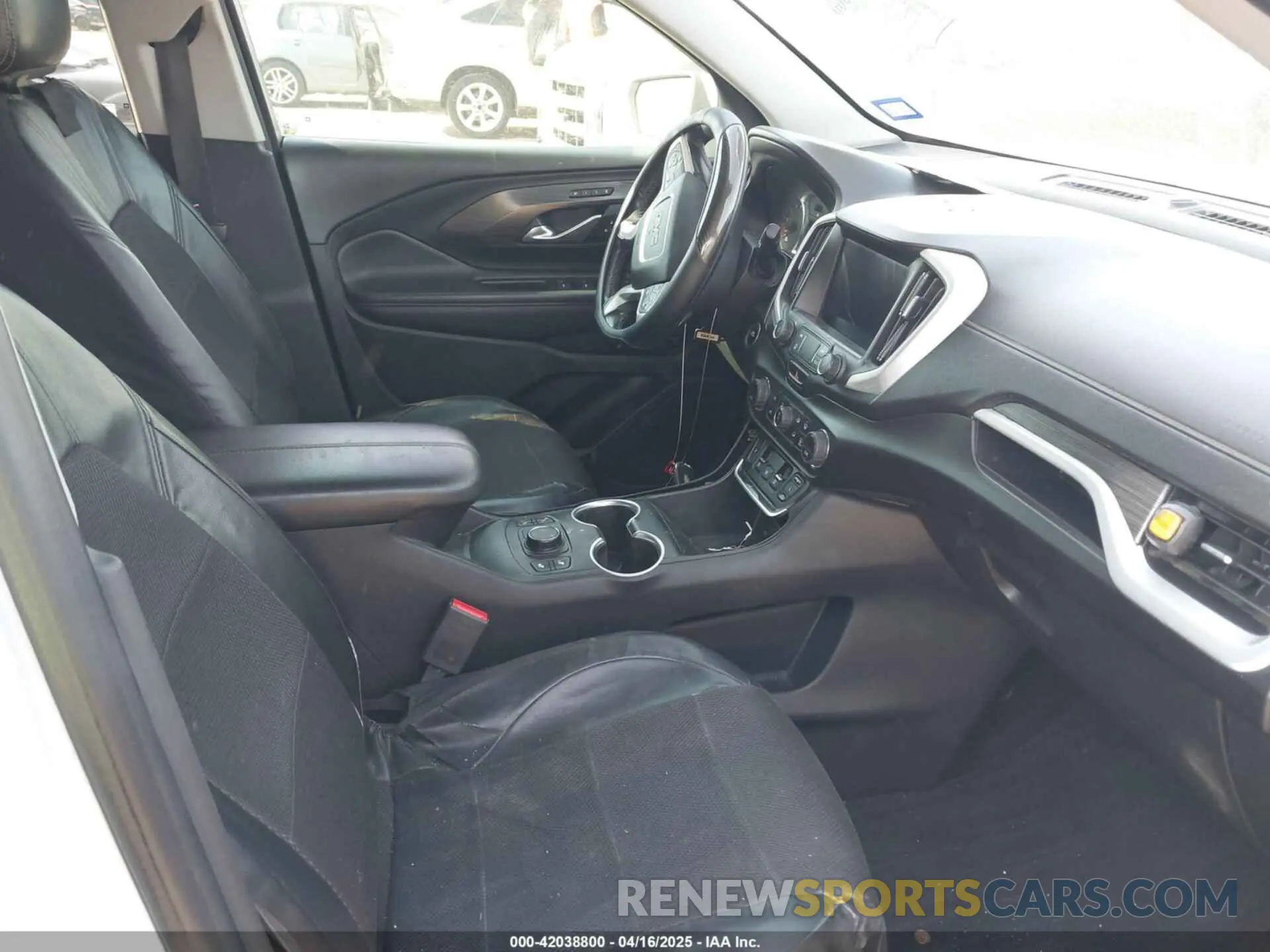 5 Photograph of a damaged car 3GKALVEV1KL327367 GMC TERRAIN 2019