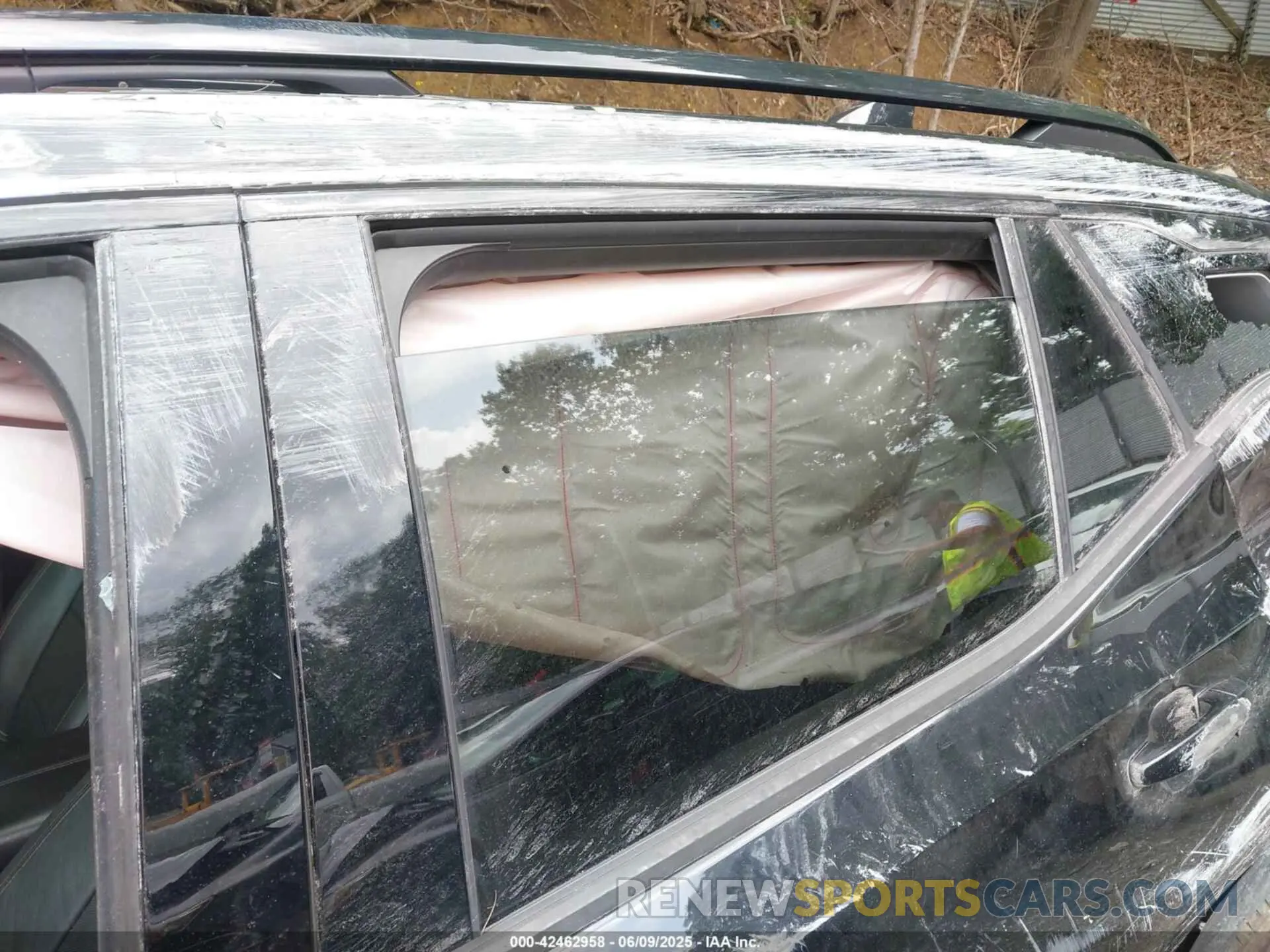 19 Photograph of a damaged car 3GKALVEV1KL333086 GMC TERRAIN 2019