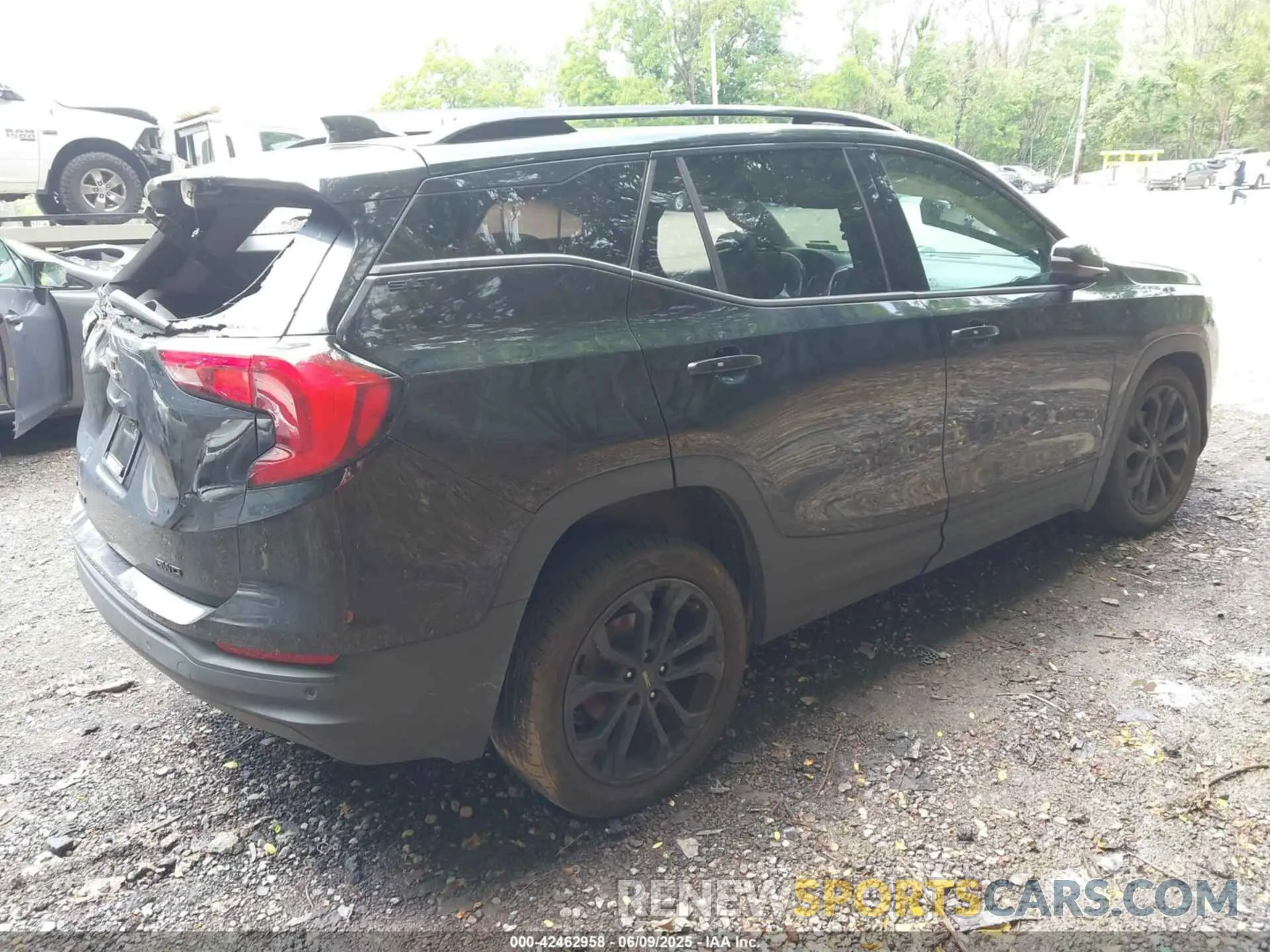 4 Photograph of a damaged car 3GKALVEV1KL333086 GMC TERRAIN 2019