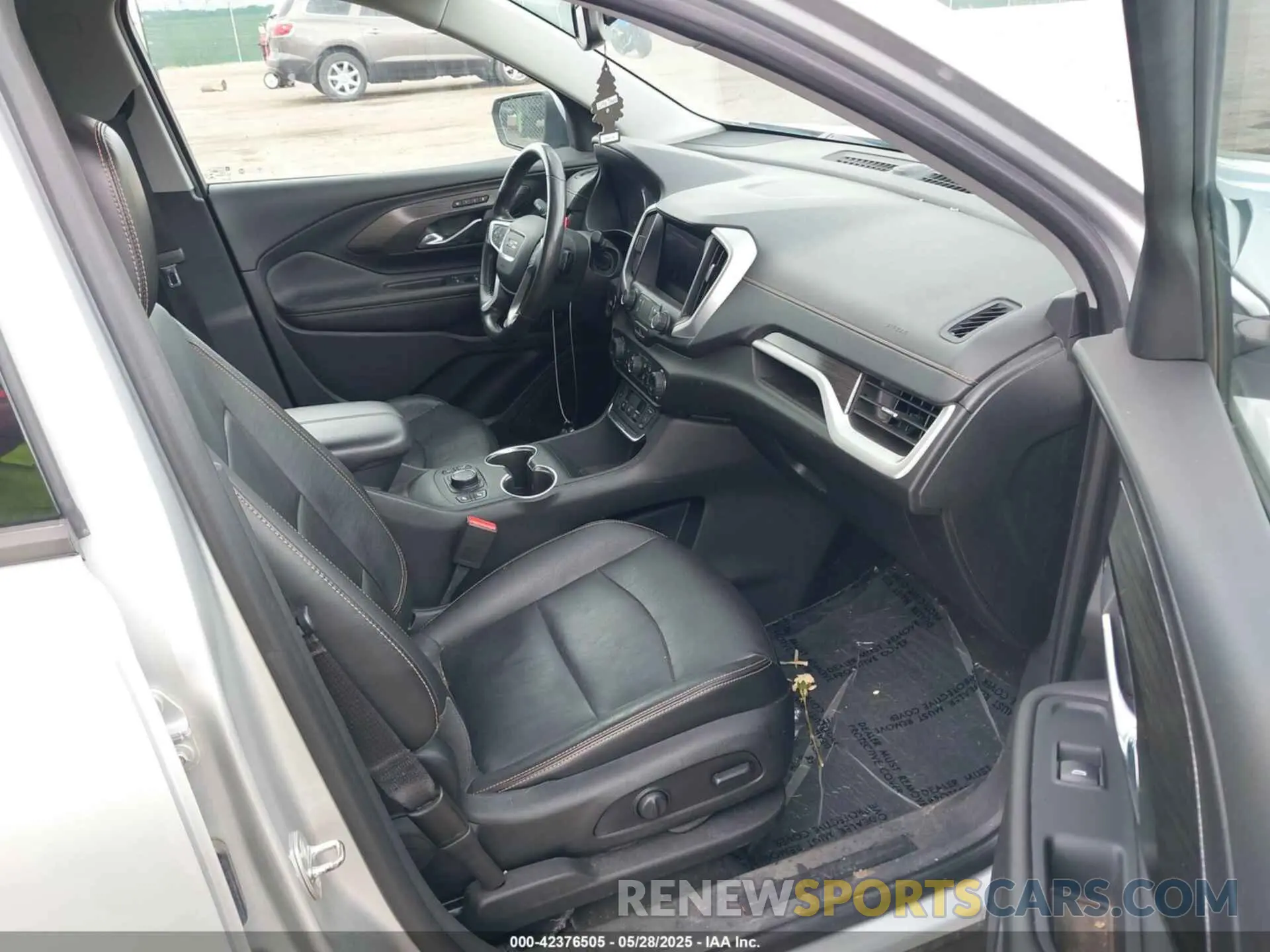 5 Photograph of a damaged car 3GKALVEV2KL330794 GMC TERRAIN 2019
