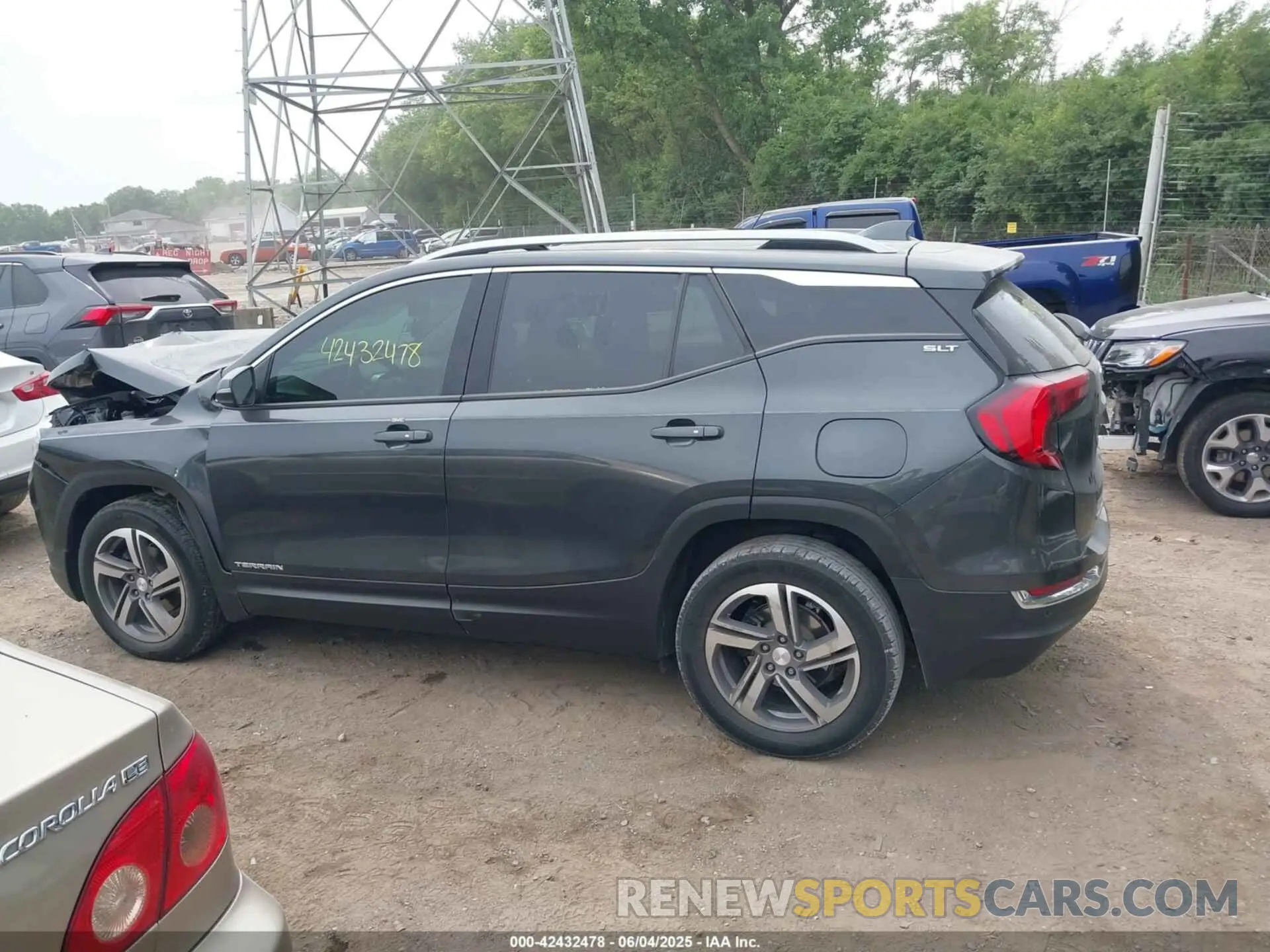 14 Photograph of a damaged car 3GKALVEV3KL103629 GMC TERRAIN 2019