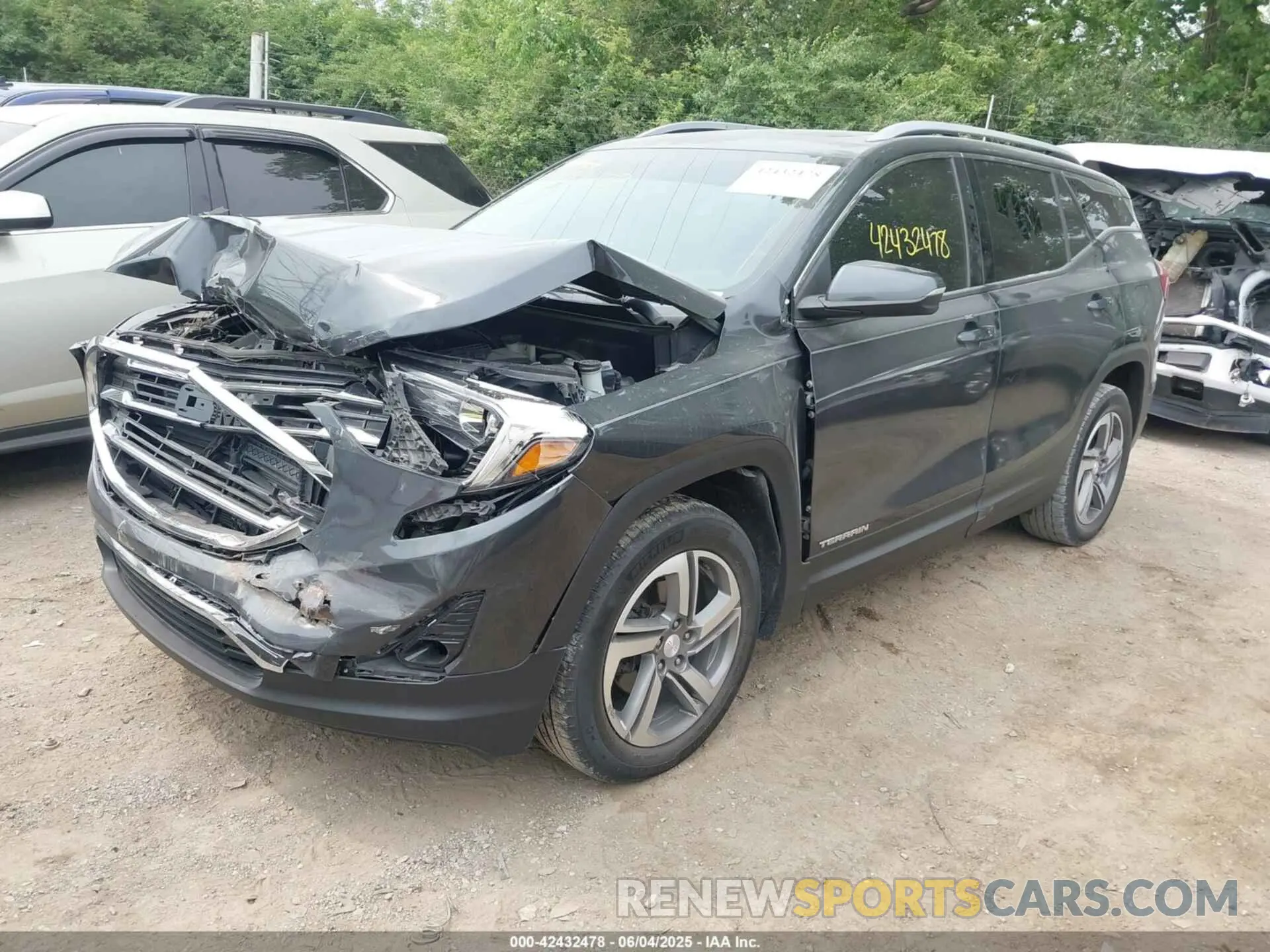 2 Photograph of a damaged car 3GKALVEV3KL103629 GMC TERRAIN 2019