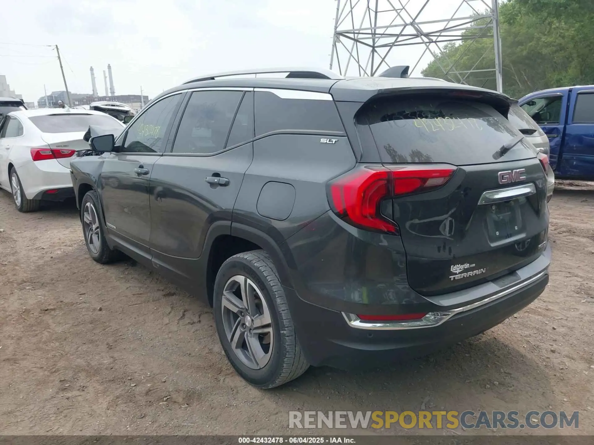 3 Photograph of a damaged car 3GKALVEV3KL103629 GMC TERRAIN 2019