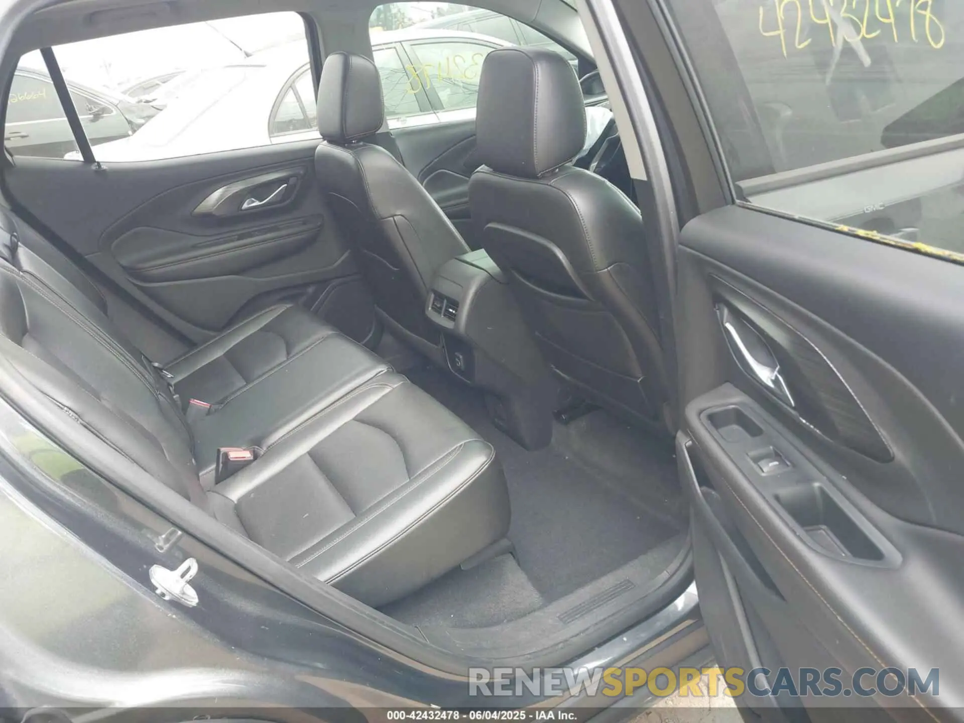 8 Photograph of a damaged car 3GKALVEV3KL103629 GMC TERRAIN 2019