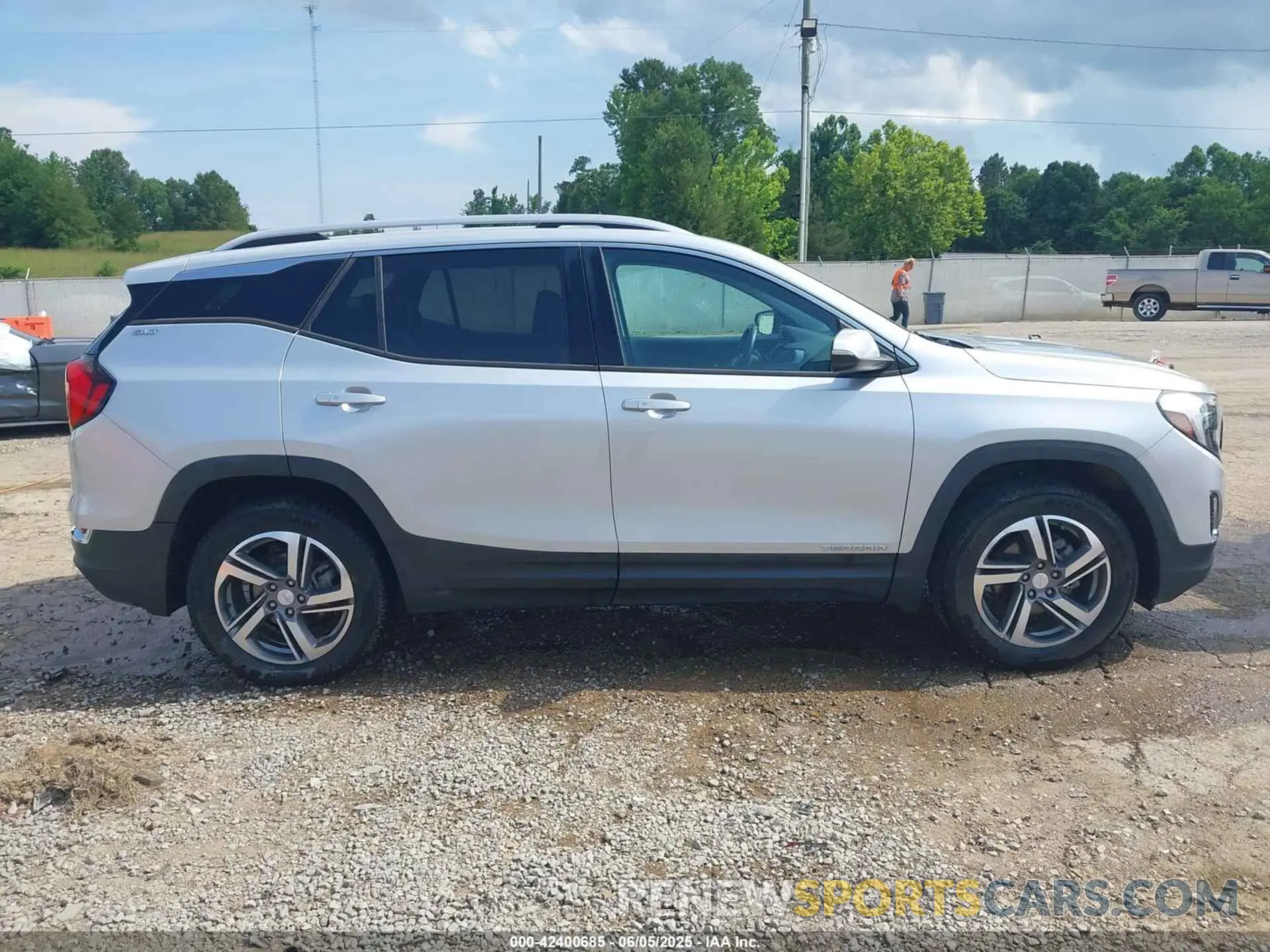 13 Photograph of a damaged car 3GKALVEV4KL182566 GMC TERRAIN 2019