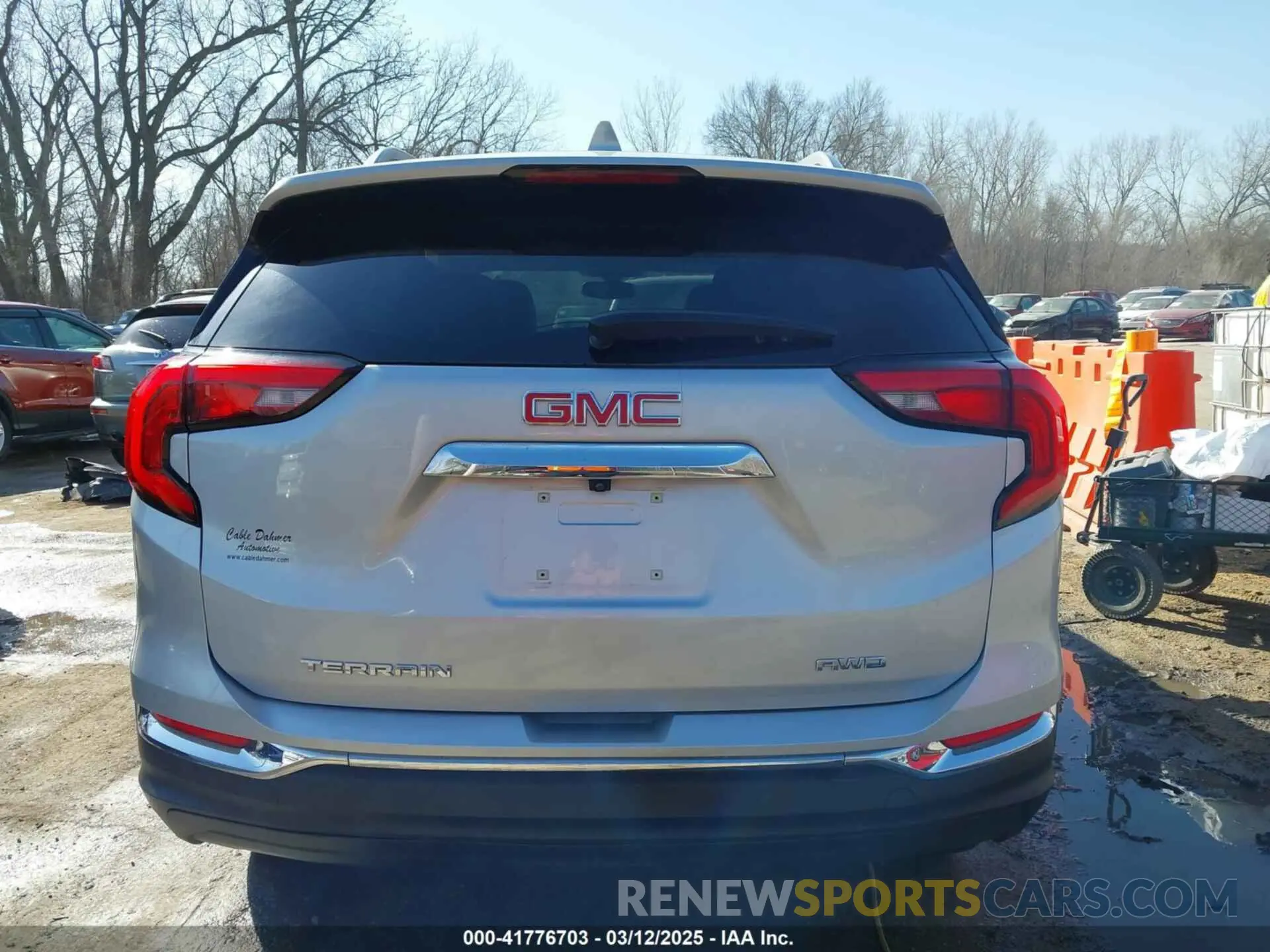 17 Photograph of a damaged car 3GKALVEV4KL358841 GMC TERRAIN 2019