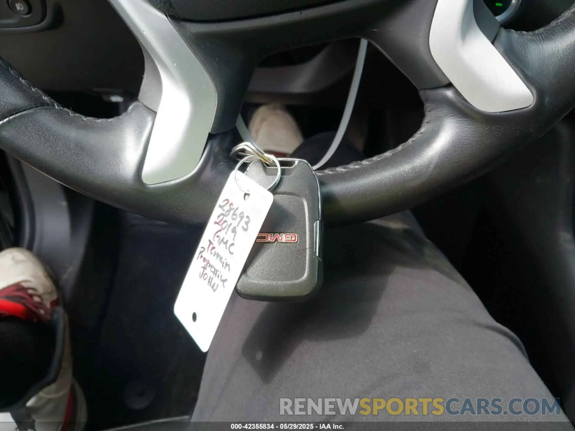11 Photograph of a damaged car 3GKALVEV4KL363408 GMC TERRAIN 2019