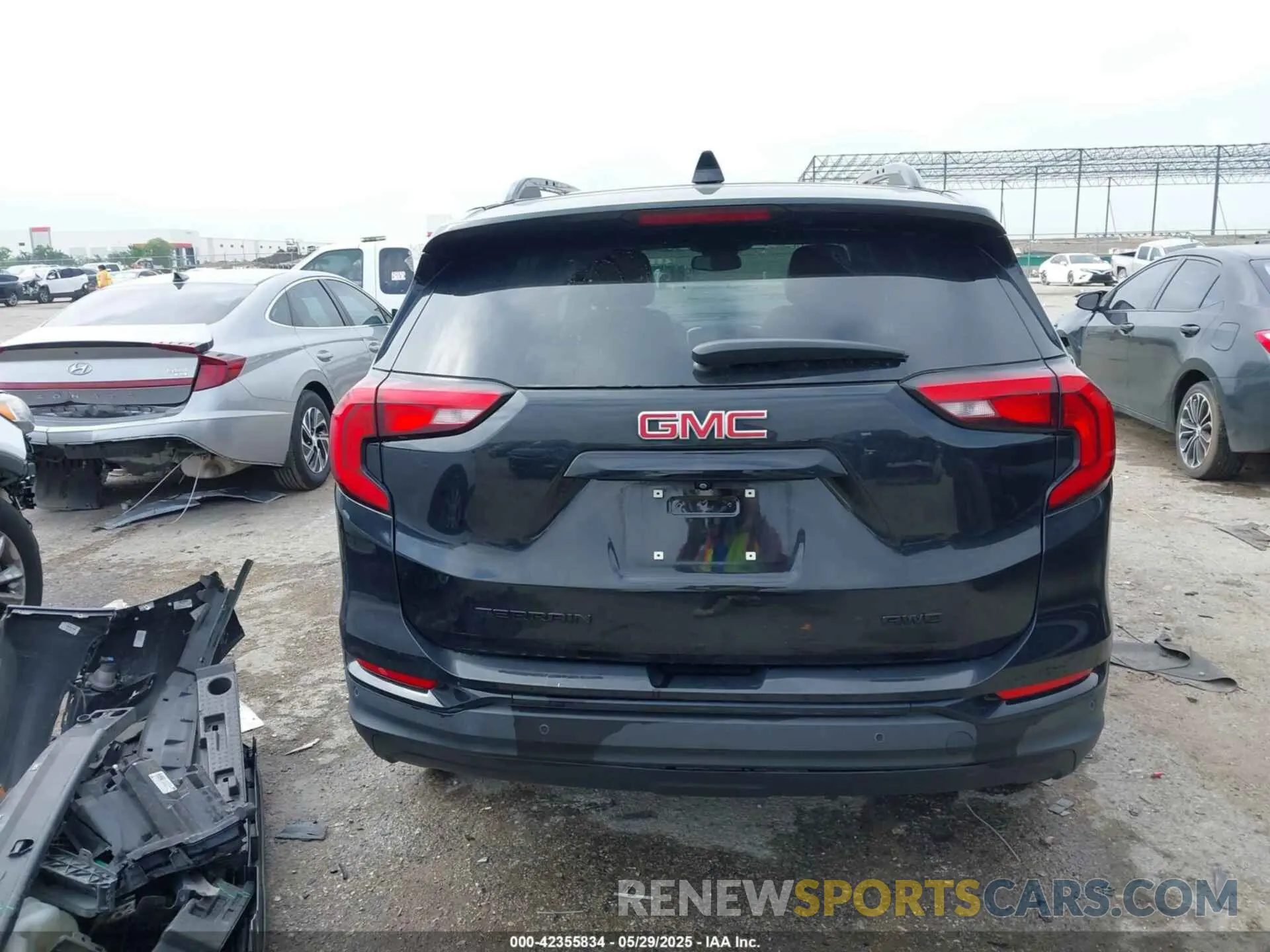 17 Photograph of a damaged car 3GKALVEV4KL363408 GMC TERRAIN 2019