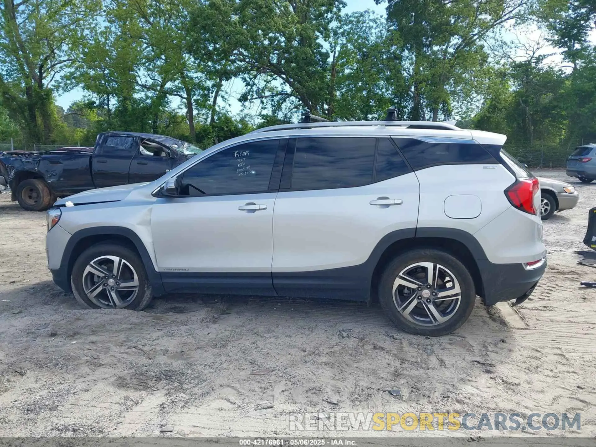 14 Photograph of a damaged car 3GKALVEV5KL244184 GMC TERRAIN 2019