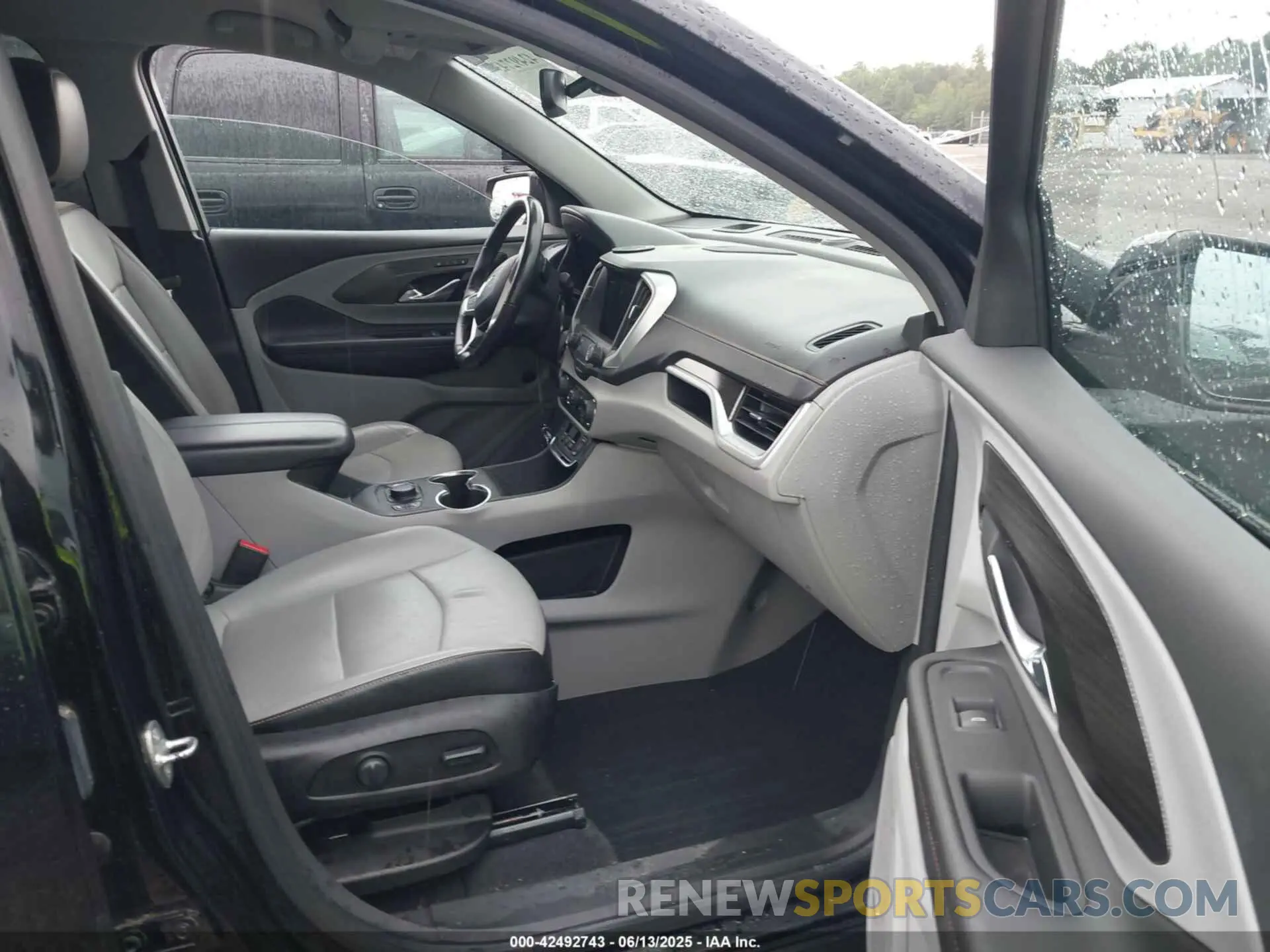 5 Photograph of a damaged car 3GKALVEV5KL348920 GMC TERRAIN 2019