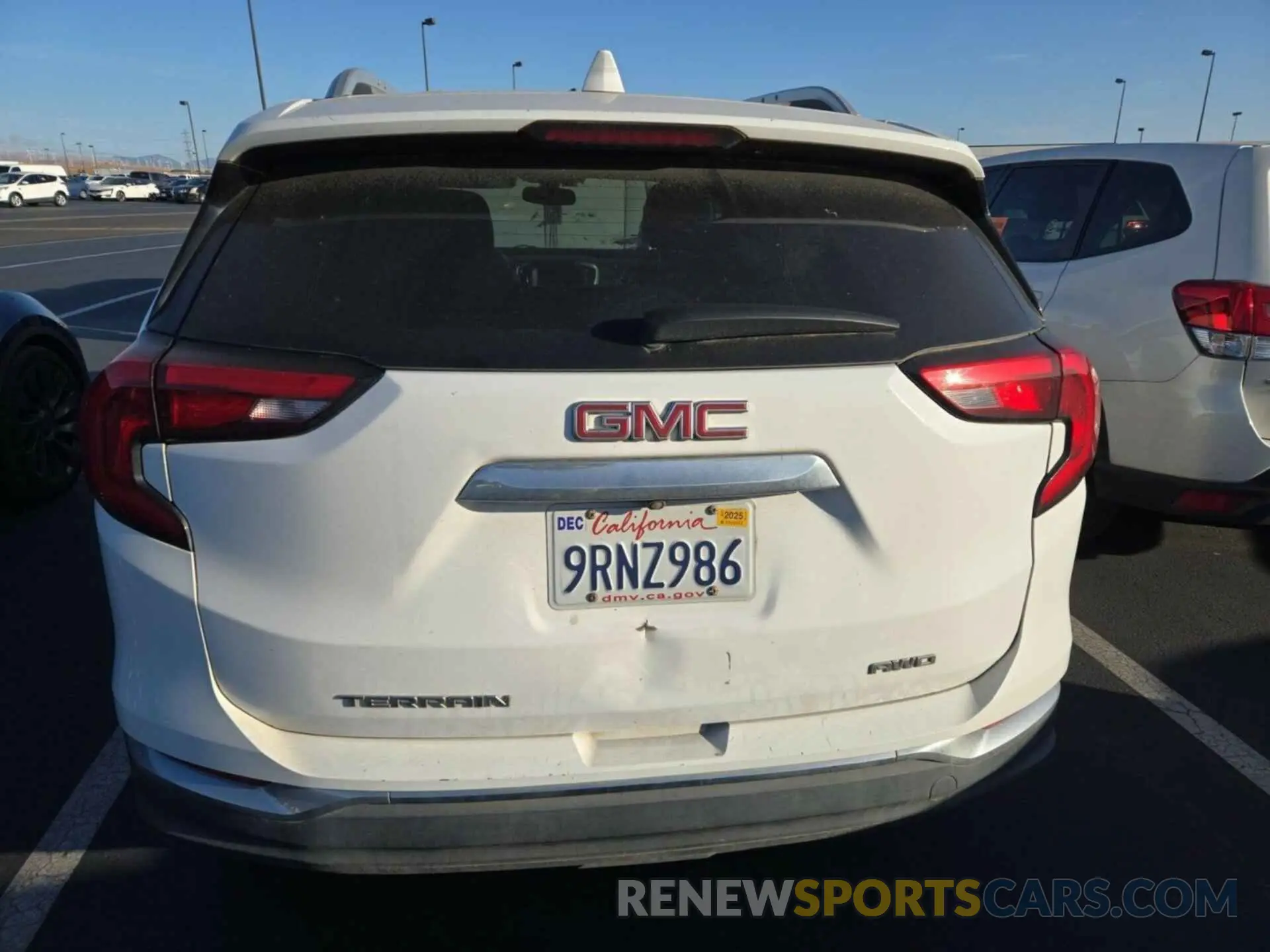 28 Photograph of a damaged car 3GKALVEVXKL294806 GMC TERRAIN 2019