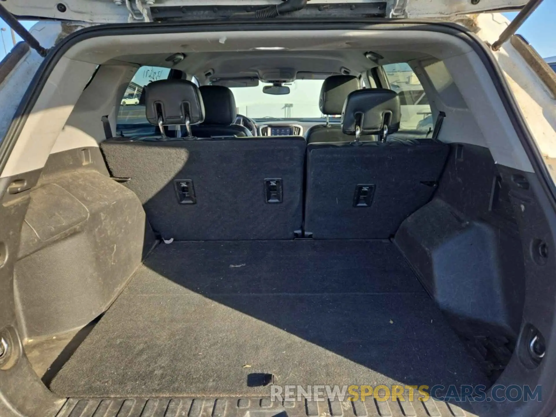 8 Photograph of a damaged car 3GKALVEVXKL294806 GMC TERRAIN 2019