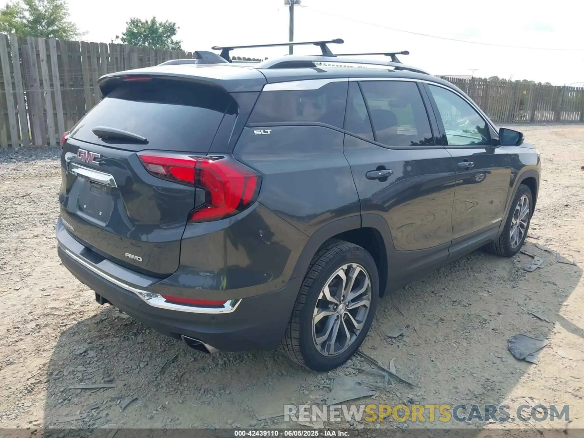 4 Photograph of a damaged car 3GKALVEX0KL261282 GMC TERRAIN 2019