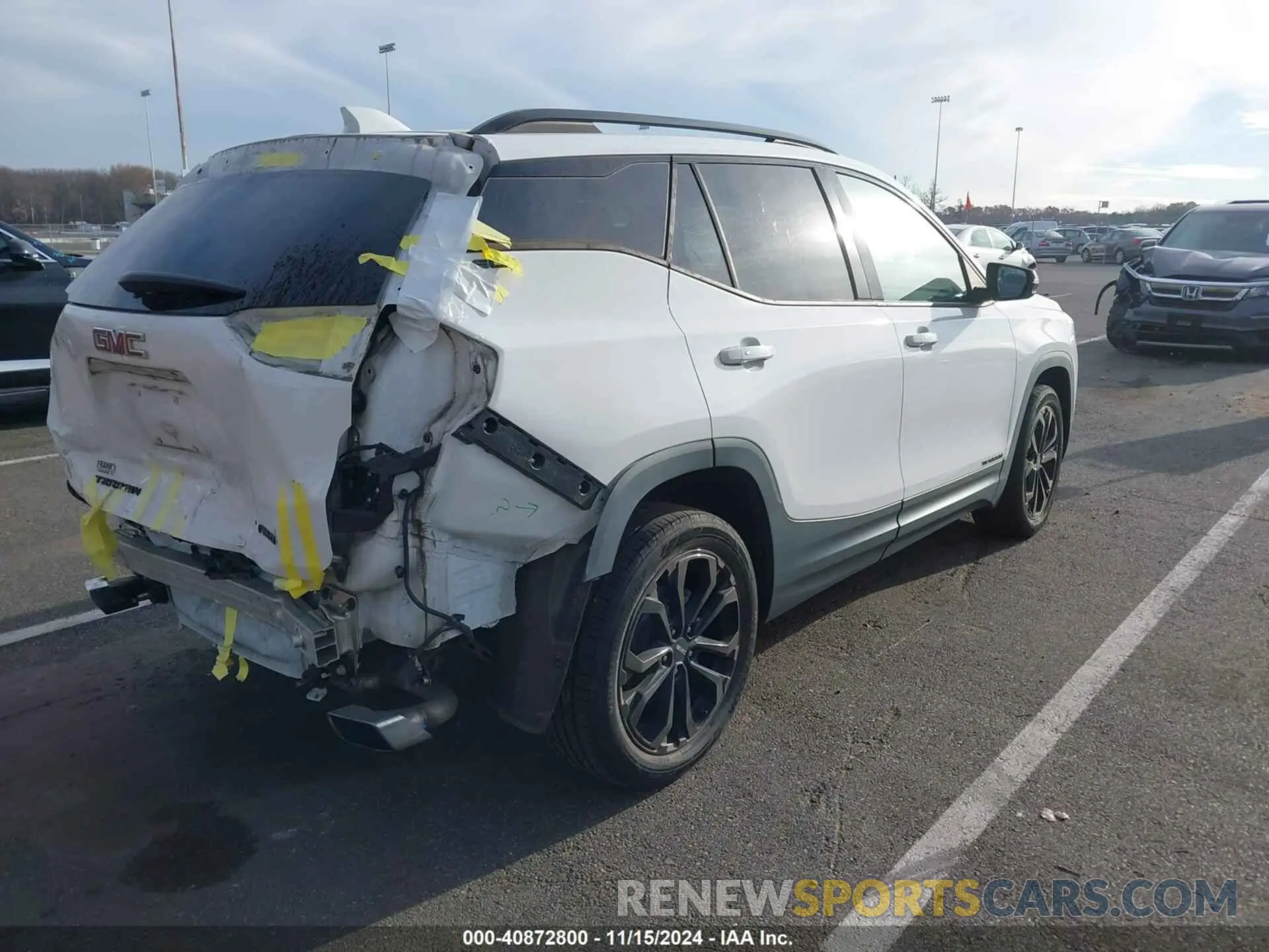 4 Photograph of a damaged car 3GKALVEX2KL215372 GMC TERRAIN 2019