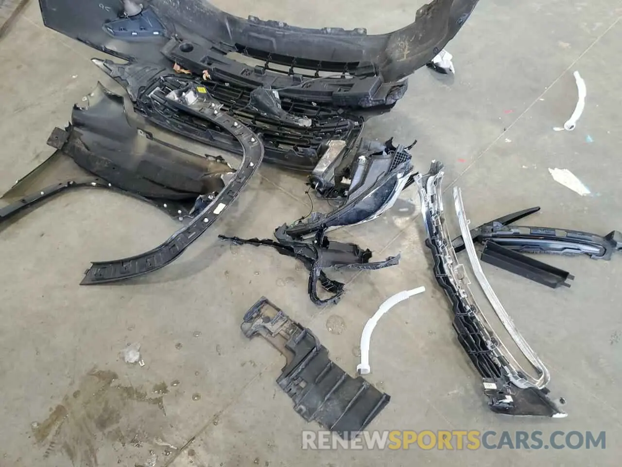13 Photograph of a damaged car 3GKALWEU7KL292234 GMC TERRAIN 2019