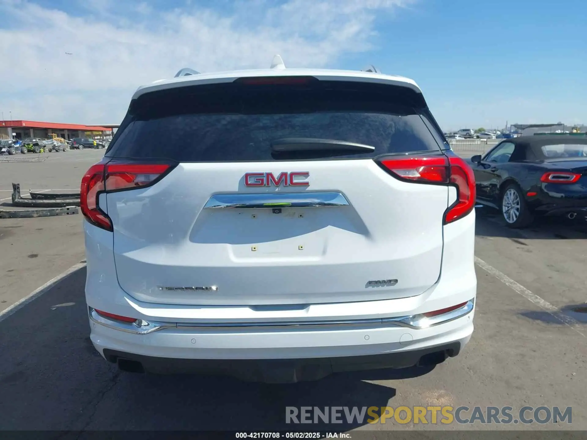 17 Photograph of a damaged car 3GKALXEX4KL394770 GMC TERRAIN 2019