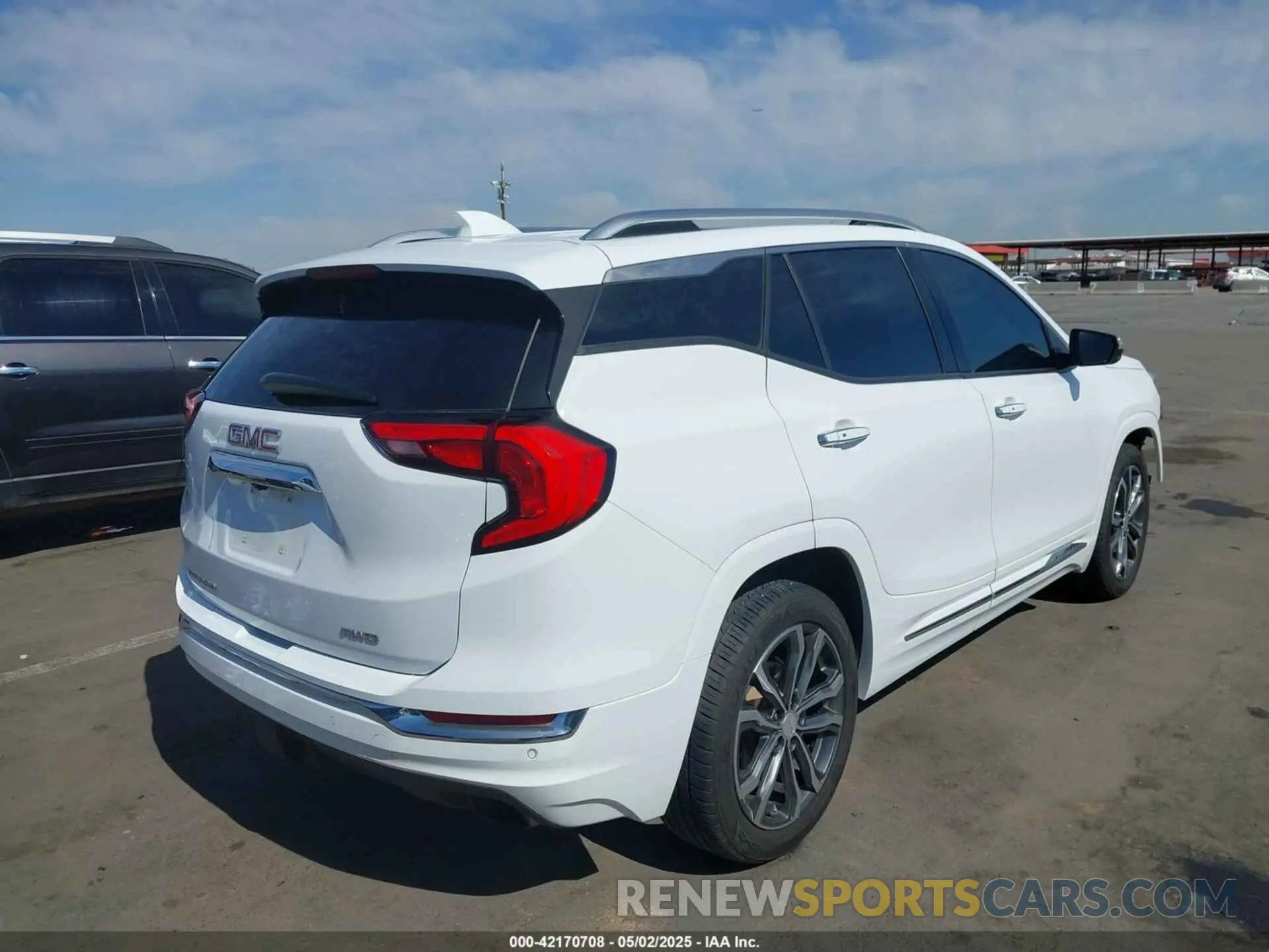4 Photograph of a damaged car 3GKALXEX4KL394770 GMC TERRAIN 2019