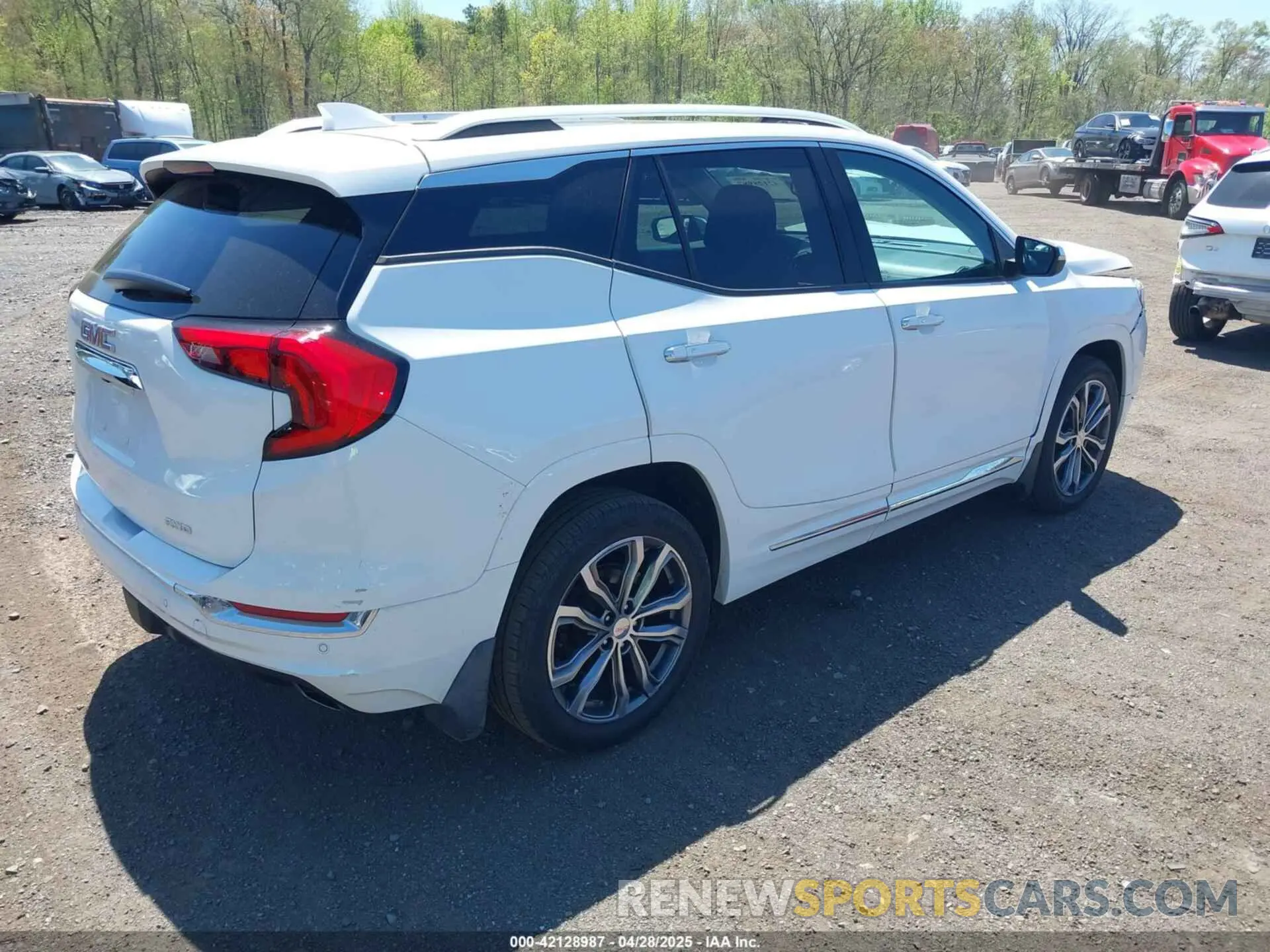 4 Photograph of a damaged car 3GKALXEX9KL150337 GMC TERRAIN 2019