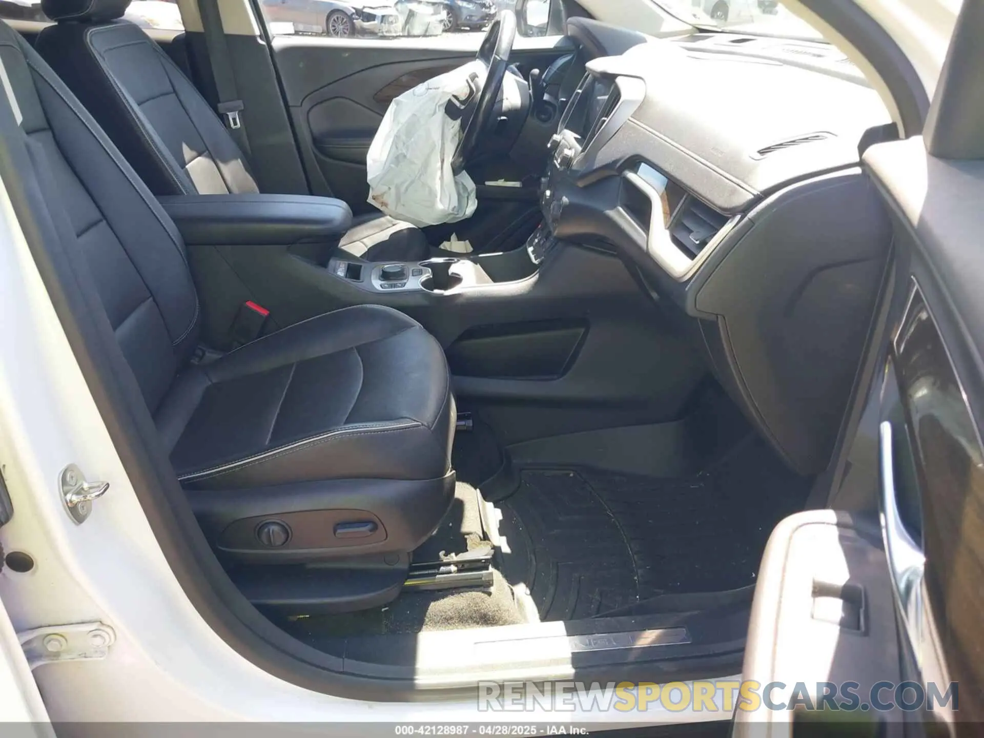 5 Photograph of a damaged car 3GKALXEX9KL150337 GMC TERRAIN 2019