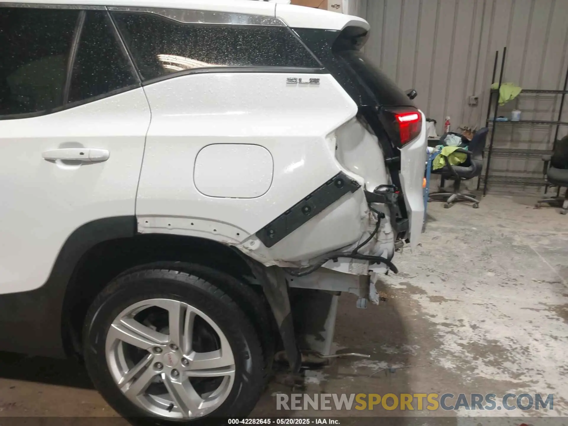 19 Photograph of a damaged car 3GKALMEV0LL146725 GMC TERRAIN 2020