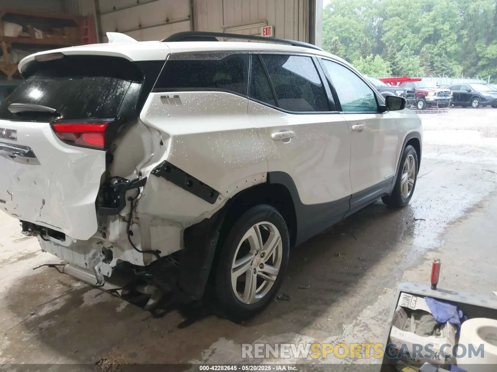 4 Photograph of a damaged car 3GKALMEV0LL146725 GMC TERRAIN 2020
