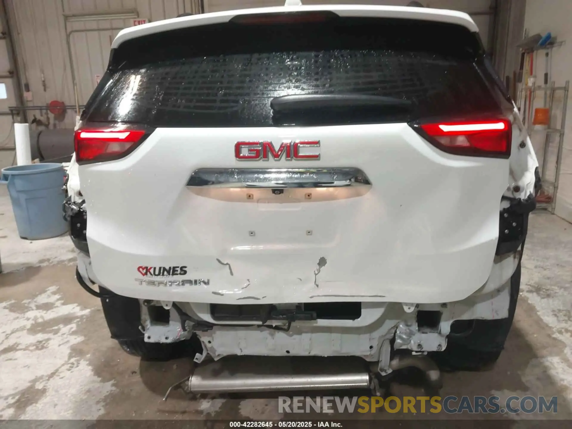 6 Photograph of a damaged car 3GKALMEV0LL146725 GMC TERRAIN 2020