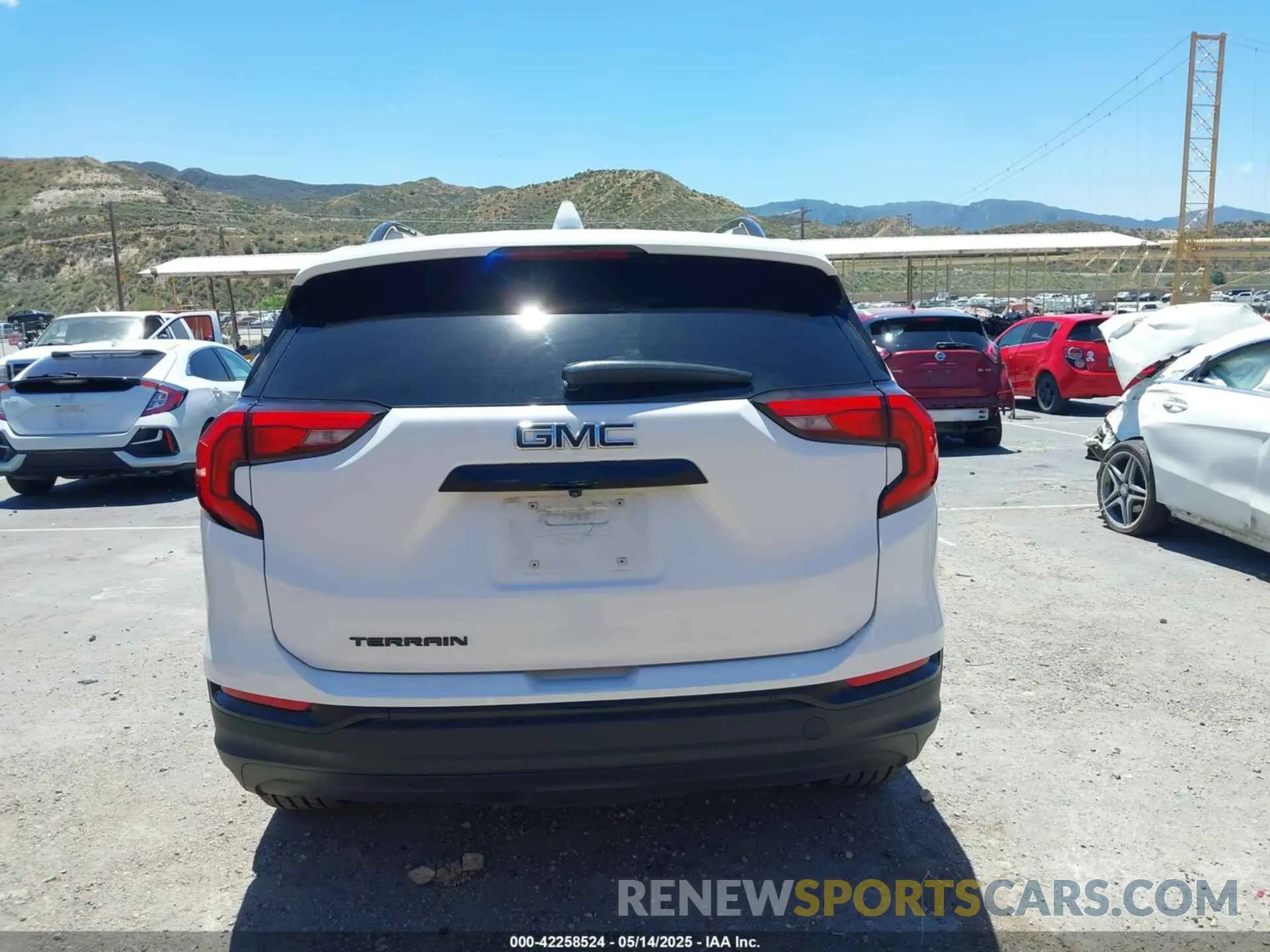 16 Photograph of a damaged car 3GKALMEV0LL174136 GMC TERRAIN 2020