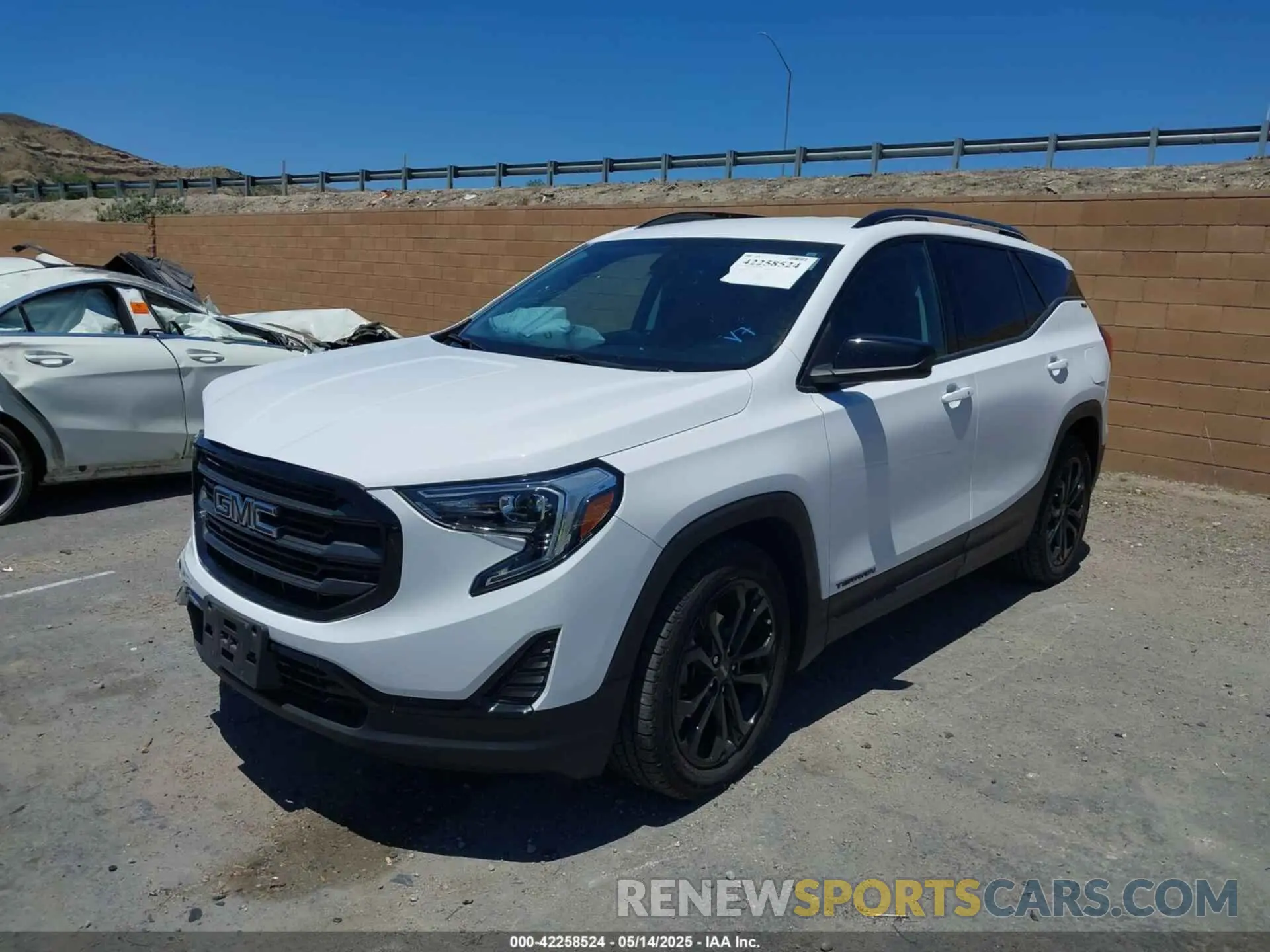2 Photograph of a damaged car 3GKALMEV0LL174136 GMC TERRAIN 2020