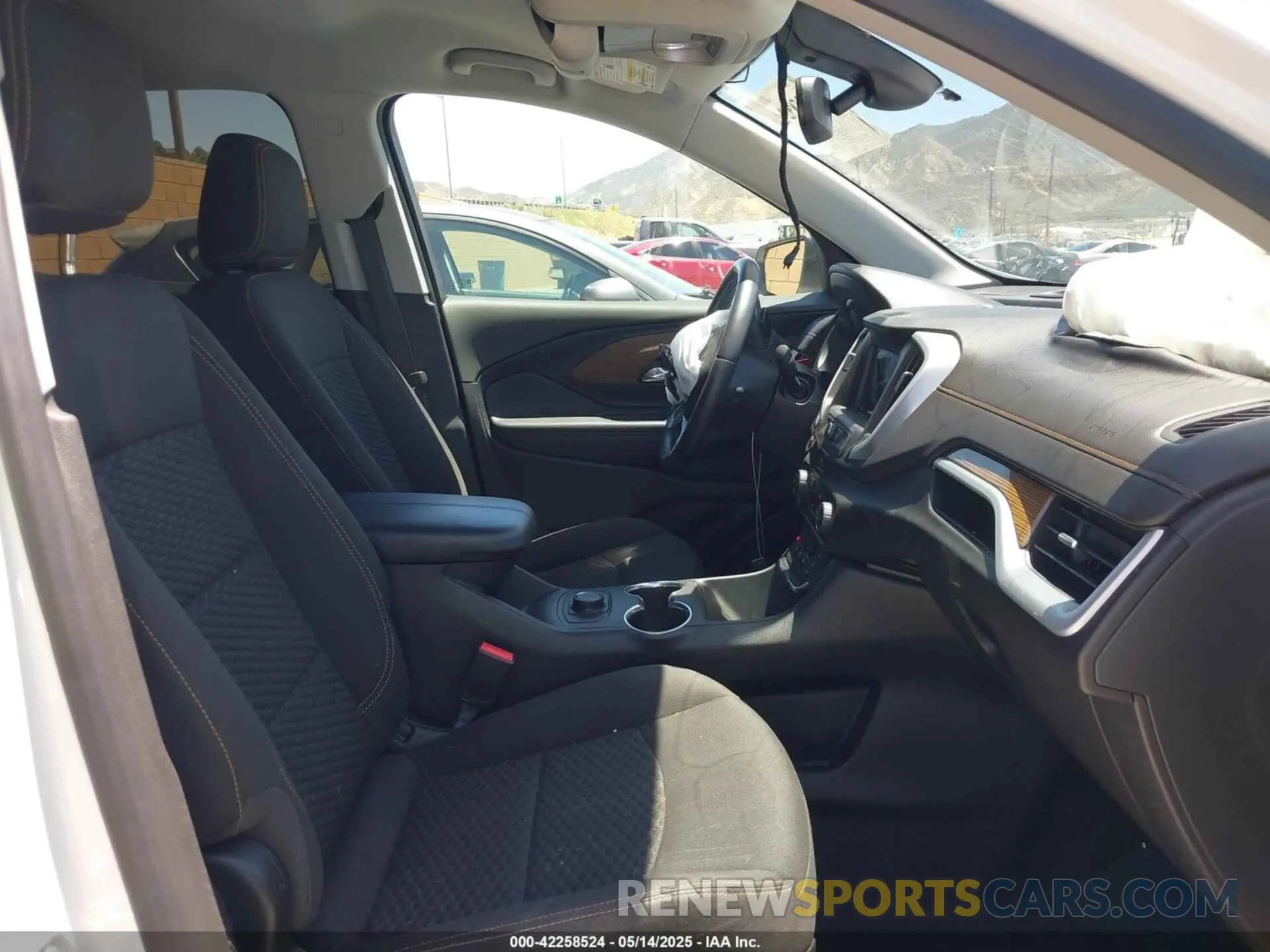 5 Photograph of a damaged car 3GKALMEV0LL174136 GMC TERRAIN 2020