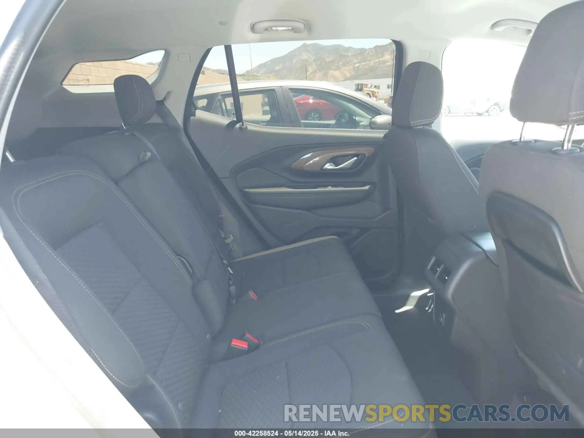 8 Photograph of a damaged car 3GKALMEV0LL174136 GMC TERRAIN 2020