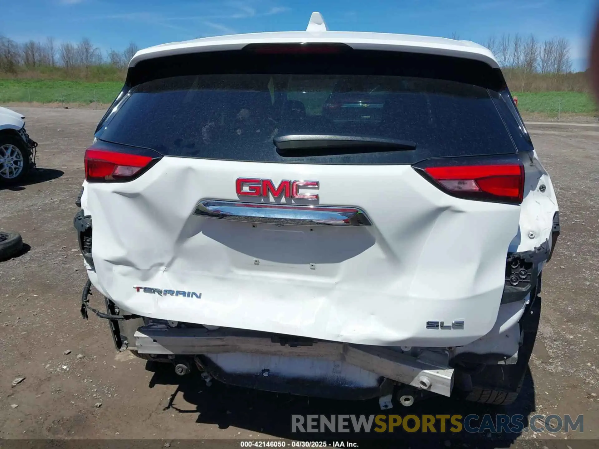 17 Photograph of a damaged car 3GKALMEV1LL134843 GMC TERRAIN 2020