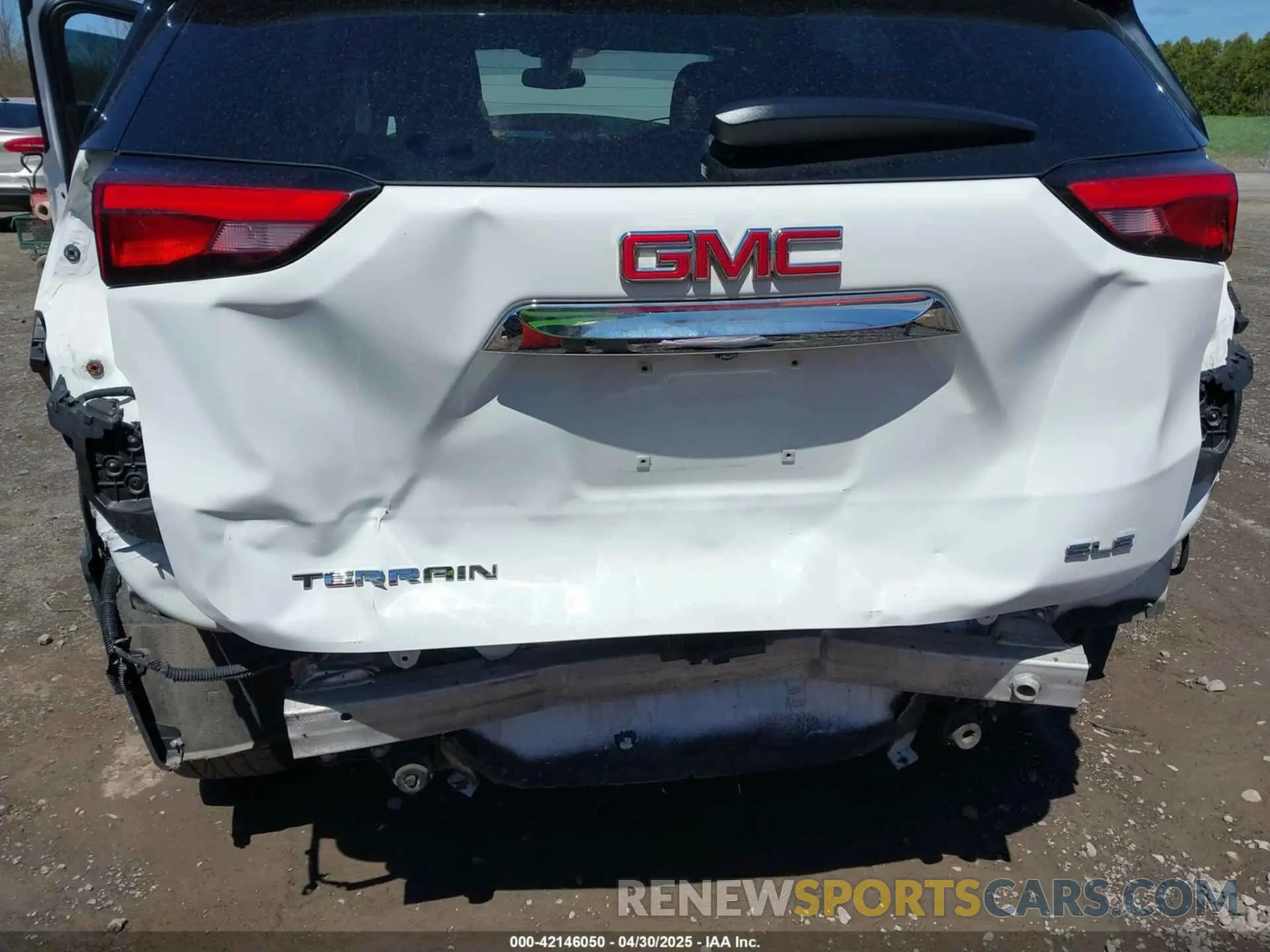 18 Photograph of a damaged car 3GKALMEV1LL134843 GMC TERRAIN 2020