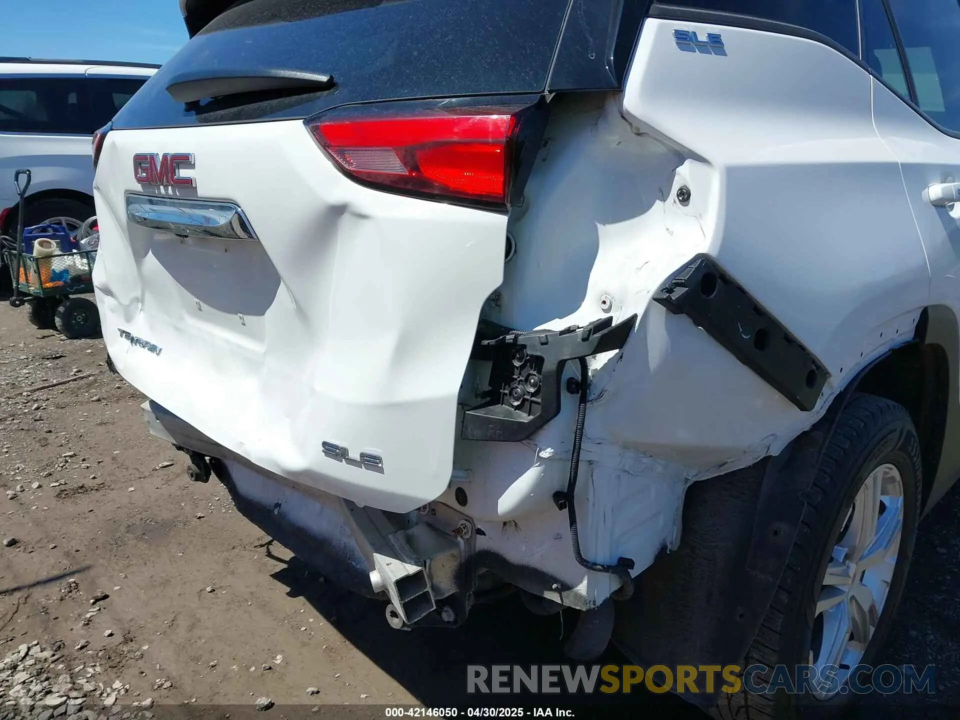6 Photograph of a damaged car 3GKALMEV1LL134843 GMC TERRAIN 2020