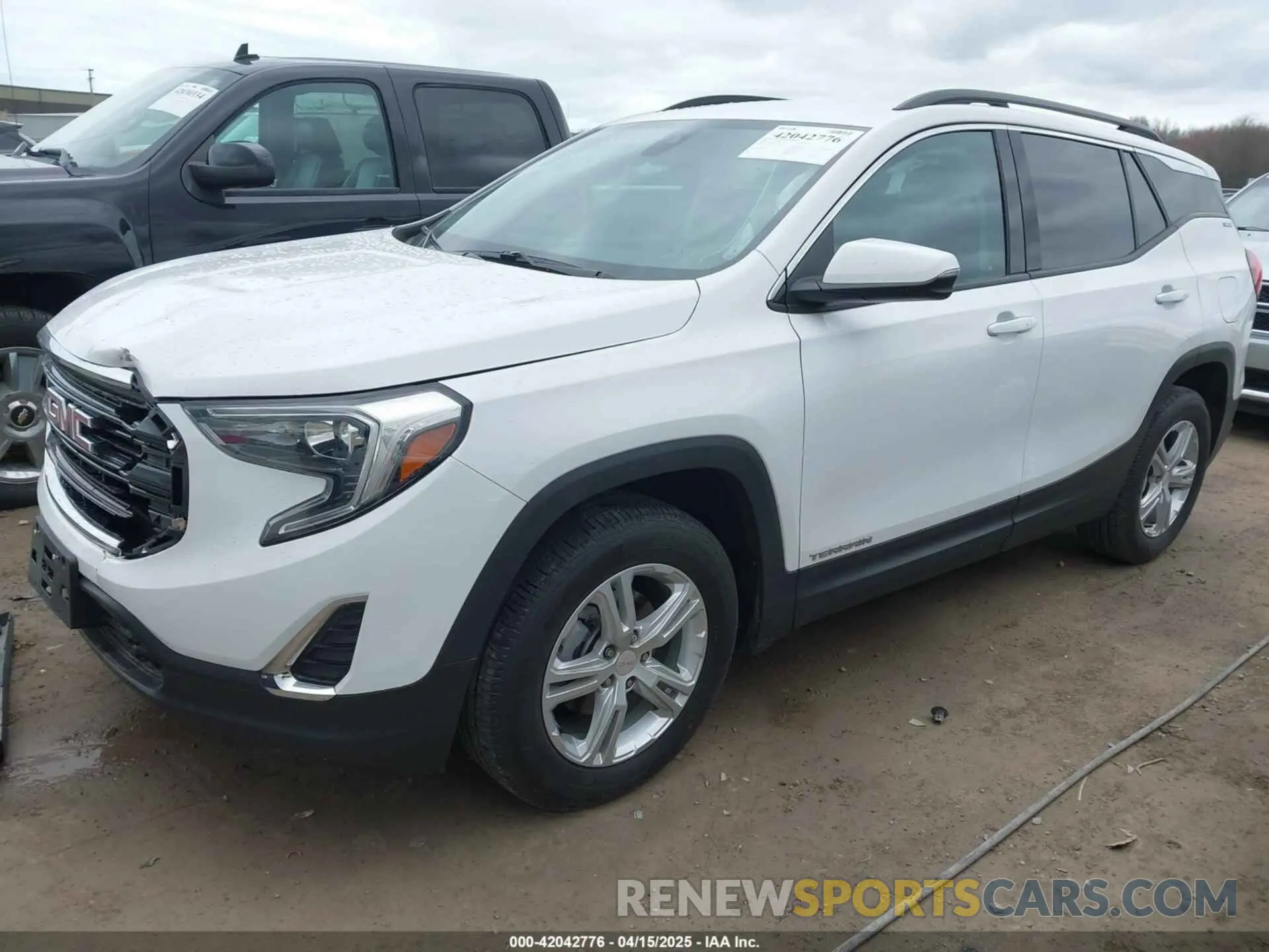 2 Photograph of a damaged car 3GKALMEV1LL141985 GMC TERRAIN 2020