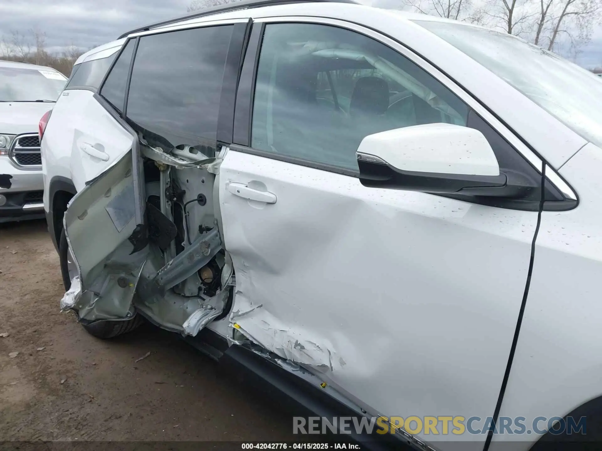 6 Photograph of a damaged car 3GKALMEV1LL141985 GMC TERRAIN 2020
