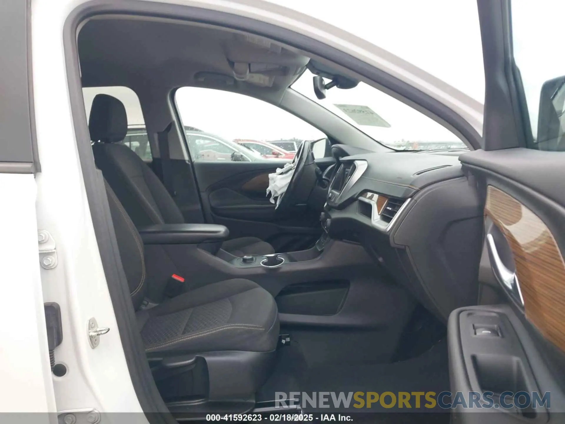 5 Photograph of a damaged car 3GKALMEV1LL145017 GMC TERRAIN 2020