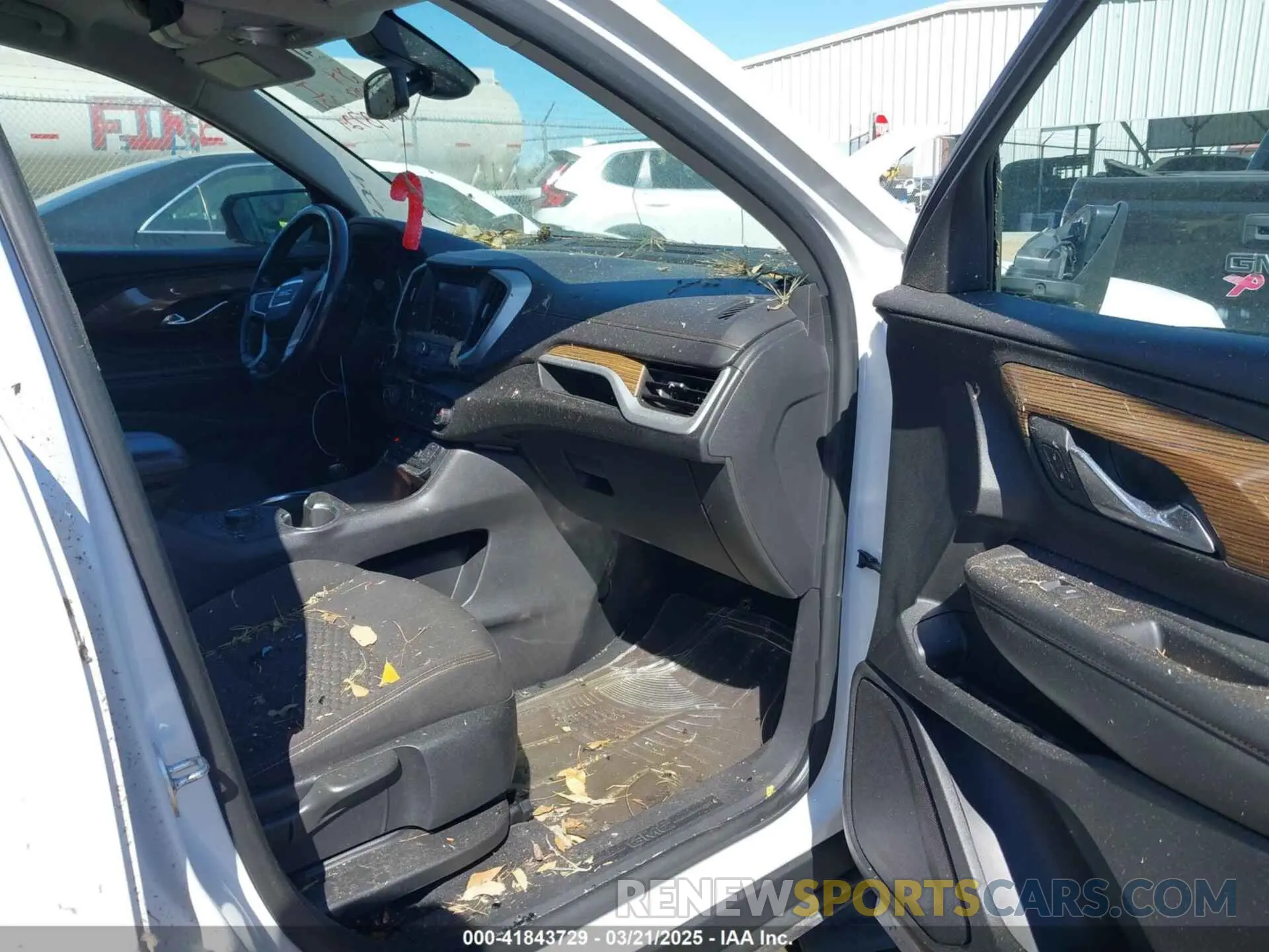 5 Photograph of a damaged car 3GKALMEV1LL224087 GMC TERRAIN 2020