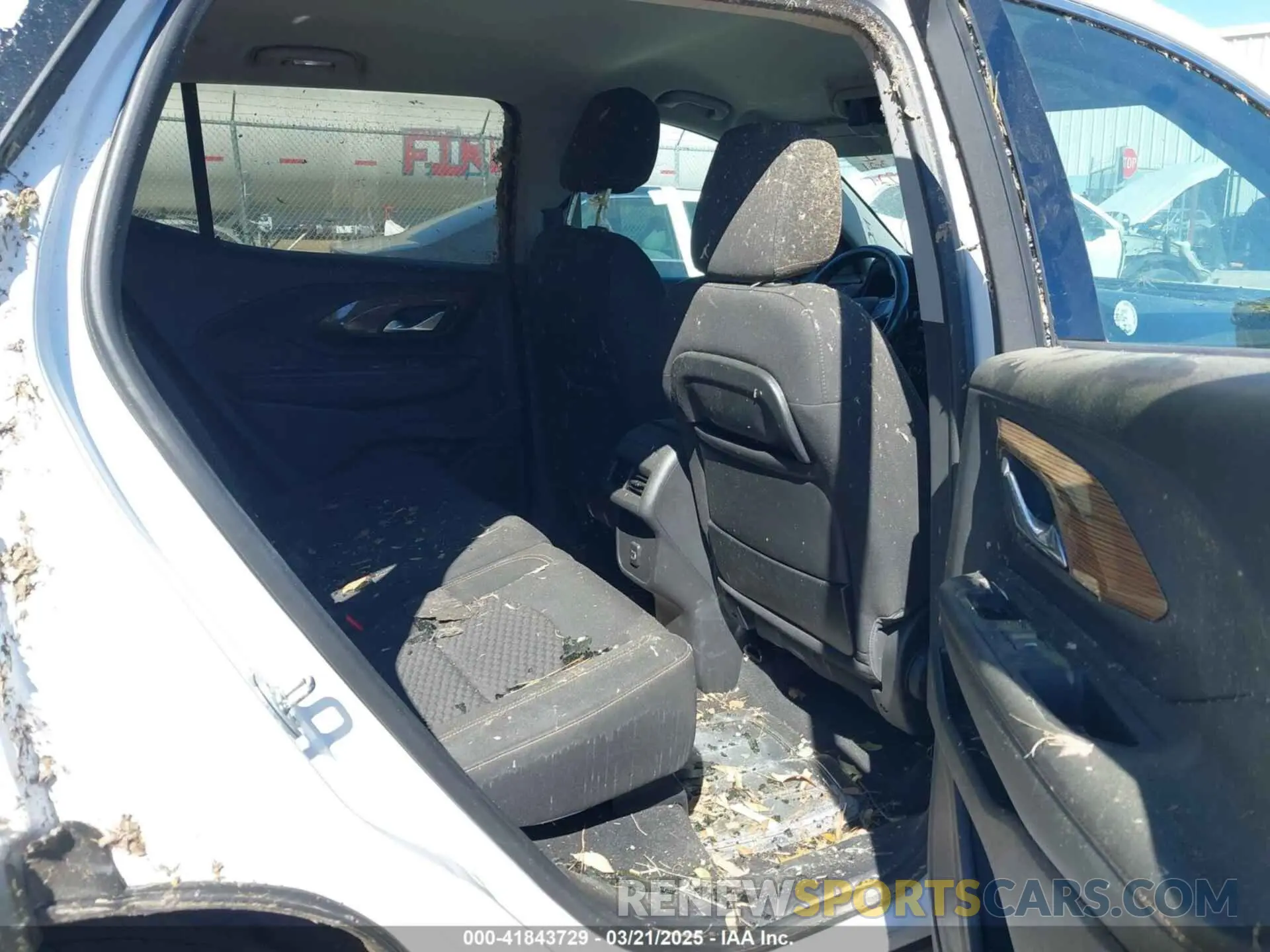 8 Photograph of a damaged car 3GKALMEV1LL224087 GMC TERRAIN 2020
