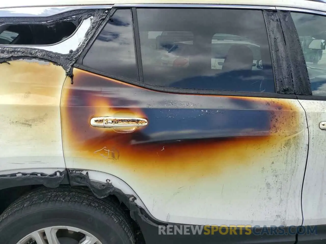 11 Photograph of a damaged car 3GKALMEV1LL263634 GMC TERRAIN 2020