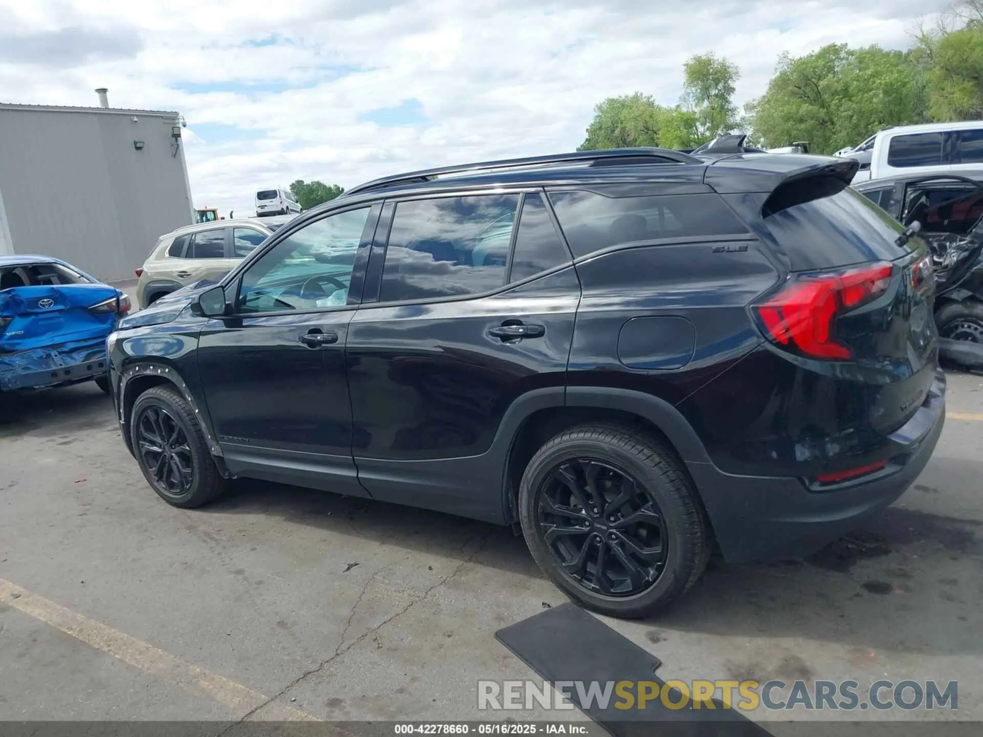 14 Photograph of a damaged car 3GKALMEV1LL344326 GMC TERRAIN 2020