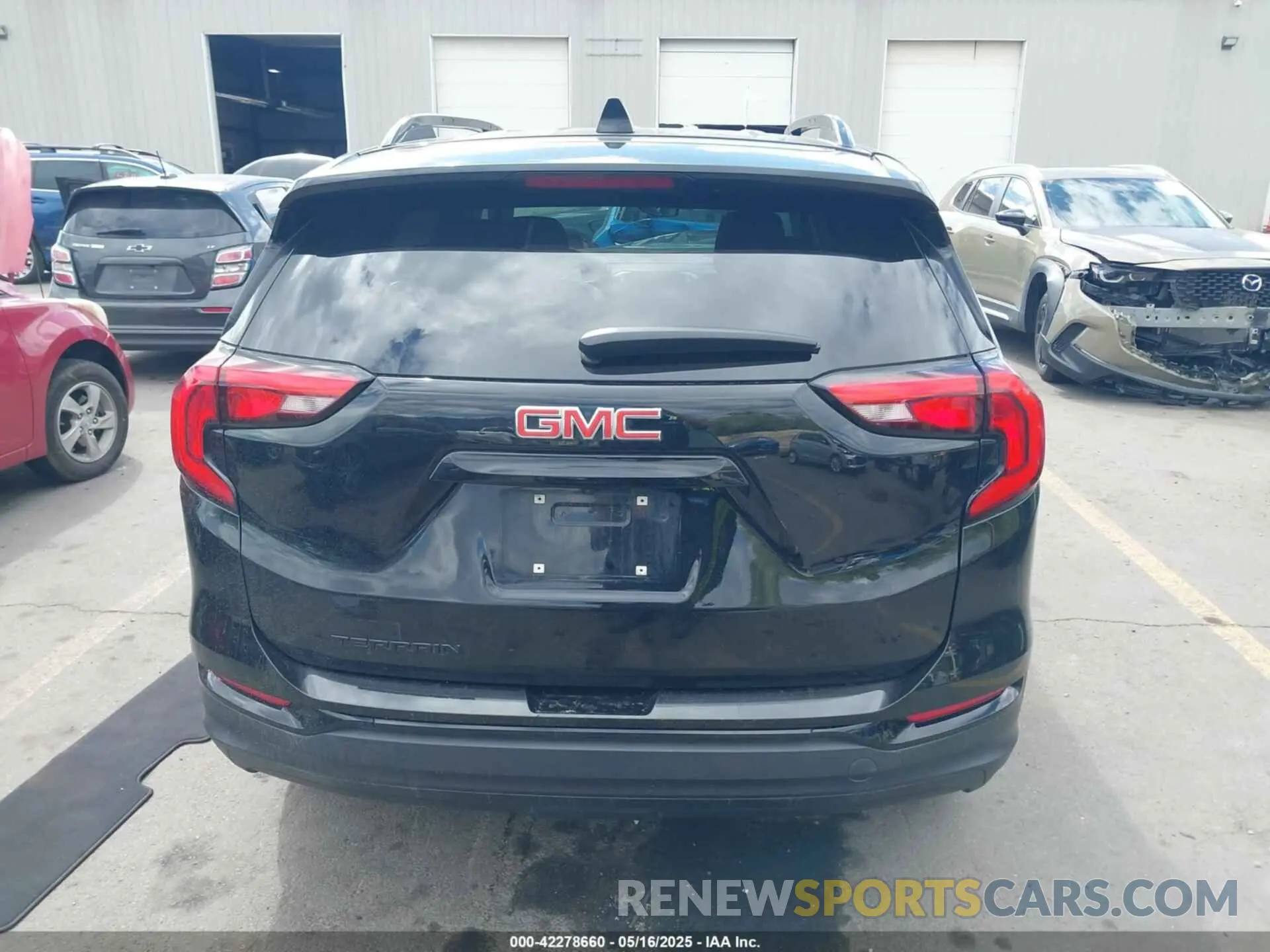 16 Photograph of a damaged car 3GKALMEV1LL344326 GMC TERRAIN 2020