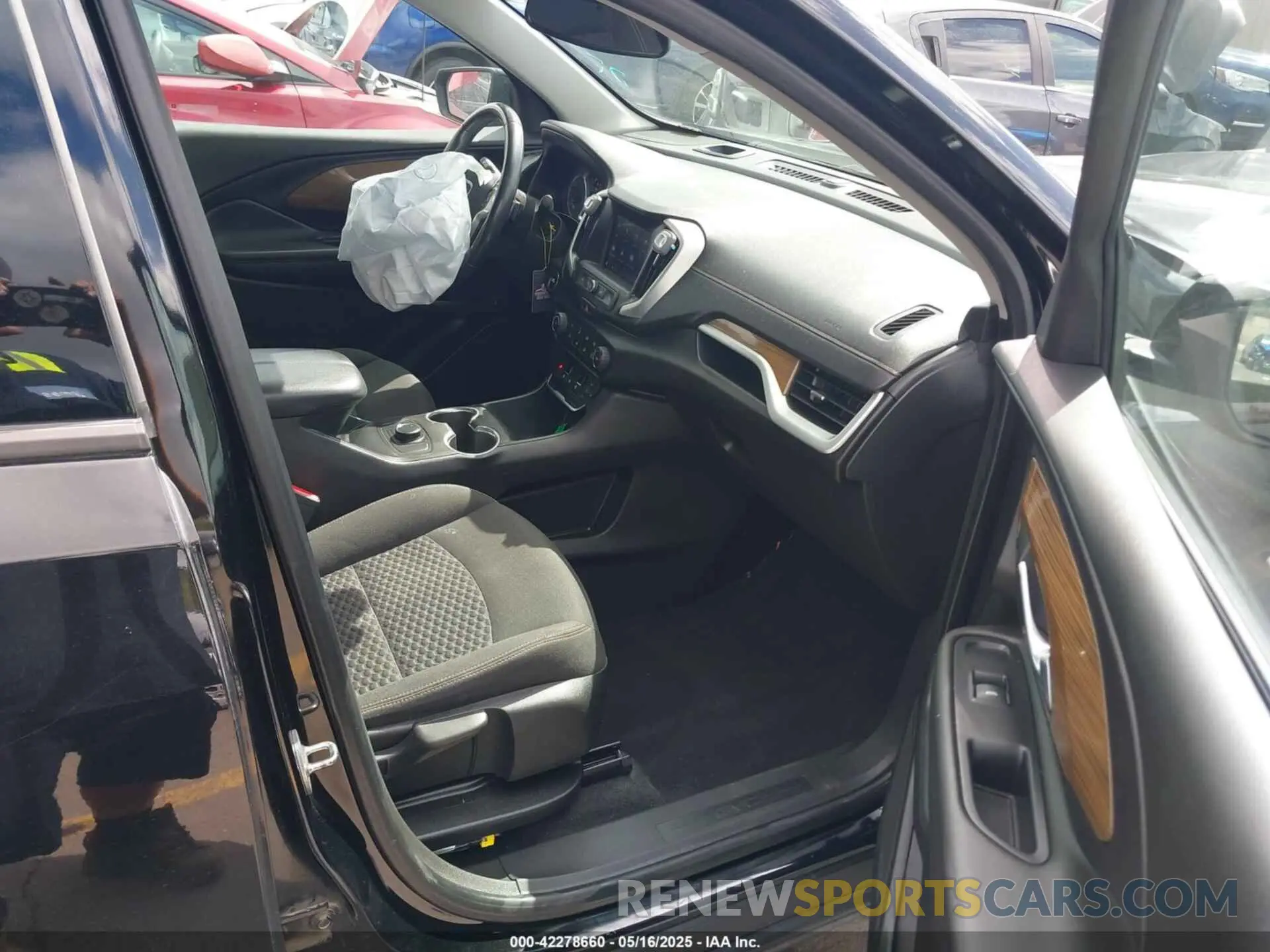 5 Photograph of a damaged car 3GKALMEV1LL344326 GMC TERRAIN 2020