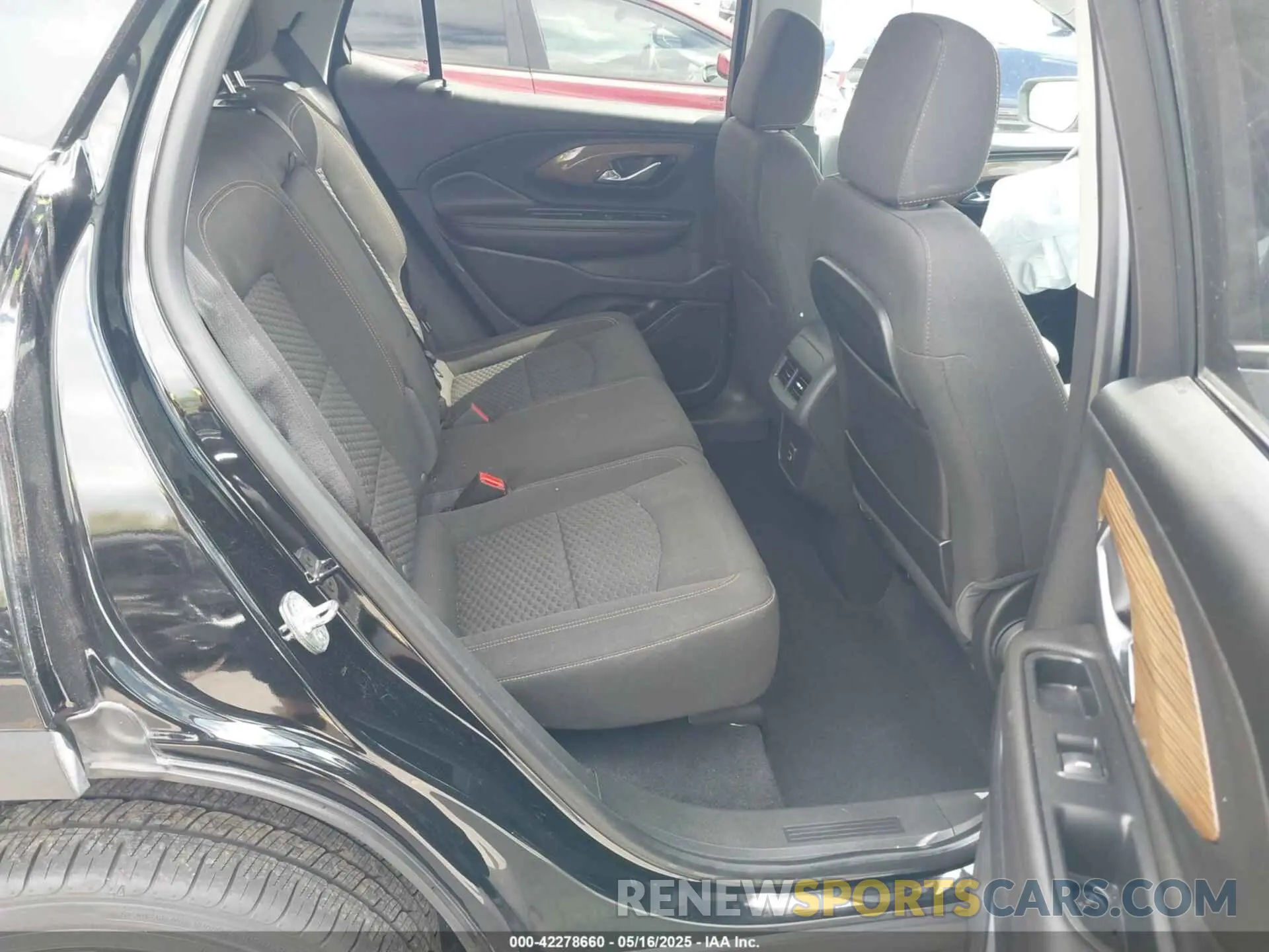 8 Photograph of a damaged car 3GKALMEV1LL344326 GMC TERRAIN 2020